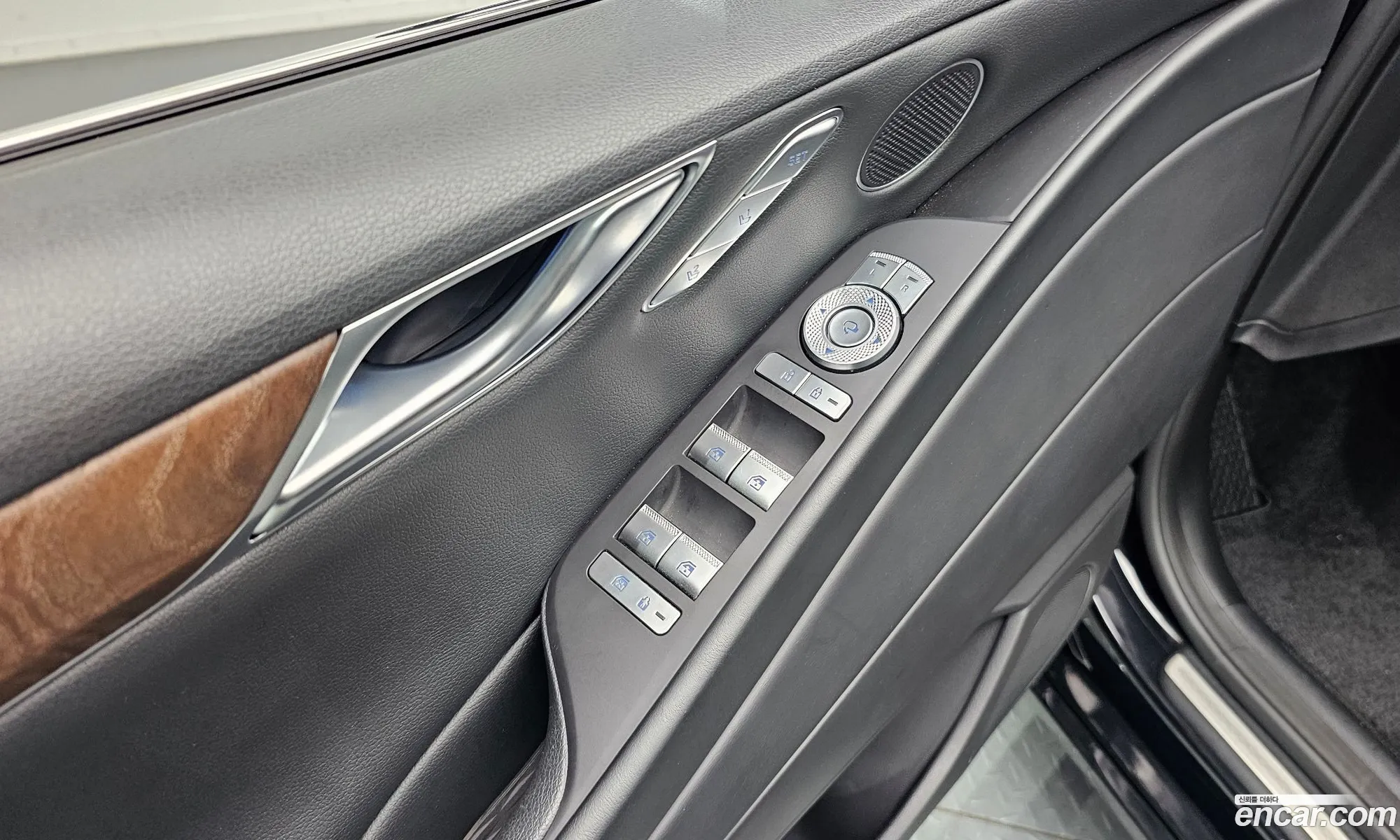 Genesis G80 2023 — 26