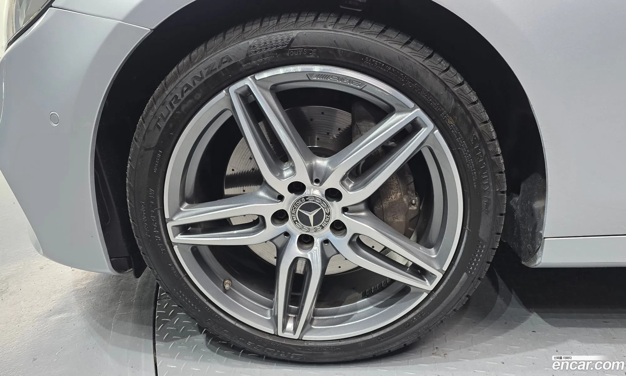 Mercedes-Benz E-Class W213 2017 WDDZF4JB1HA291701 — 32