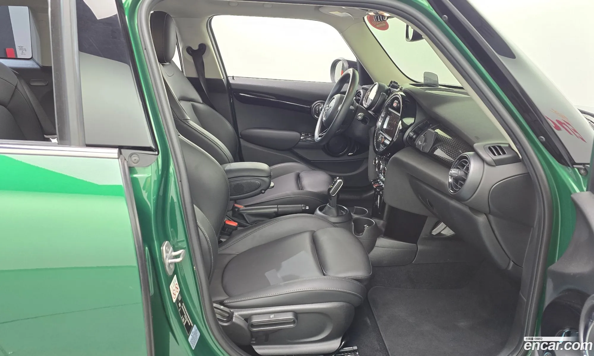 Mini Cooper S 2019 WMWXV9103L2L80735 — 17