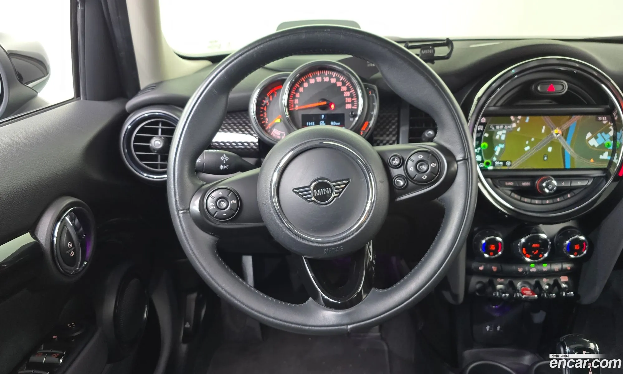 Mini Cooper S 2019 WMWXV9103L2L80735 — 19