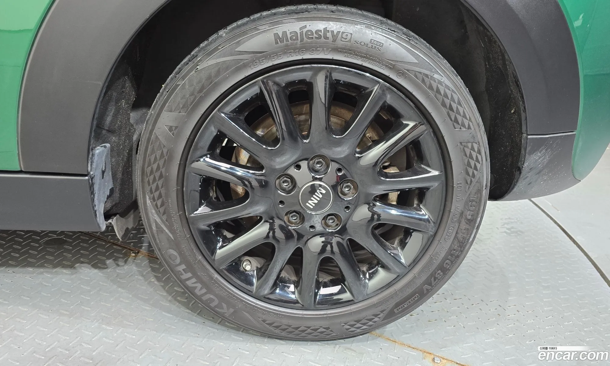 Mini Cooper S 2019 WMWXV9103L2L80735 — 25