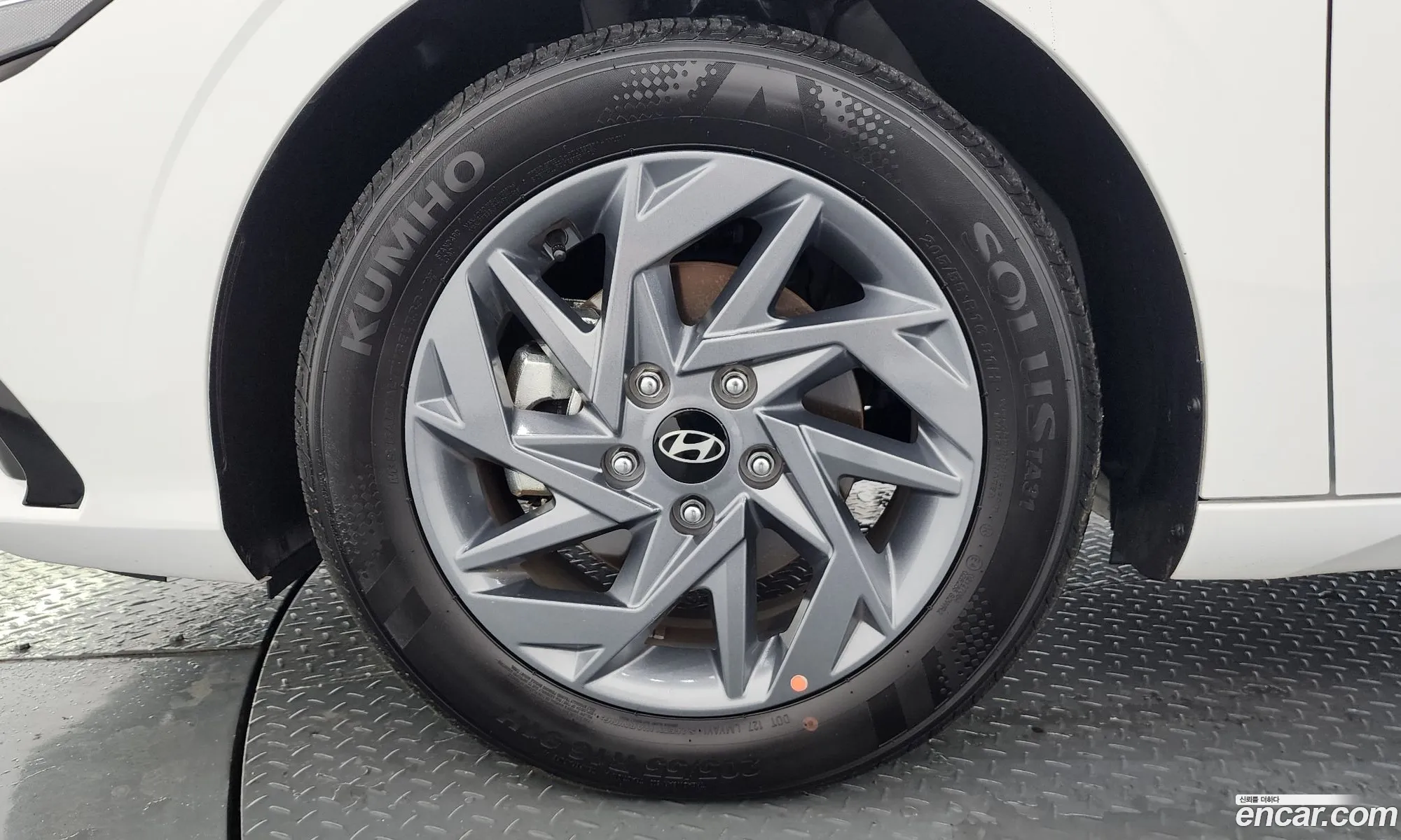Hyundai Elantra 2025 — 34