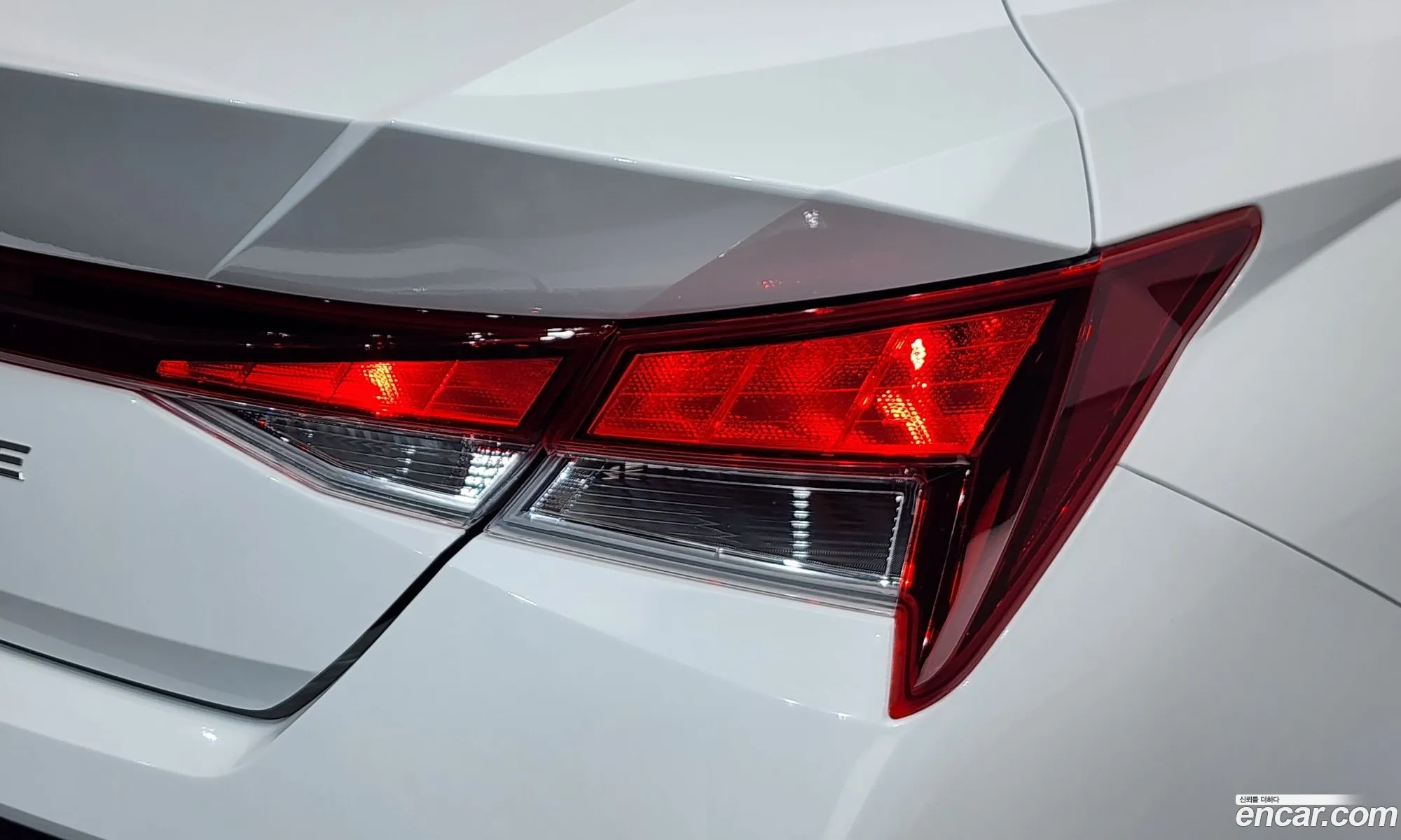 Hyundai Elantra 2025 — 20