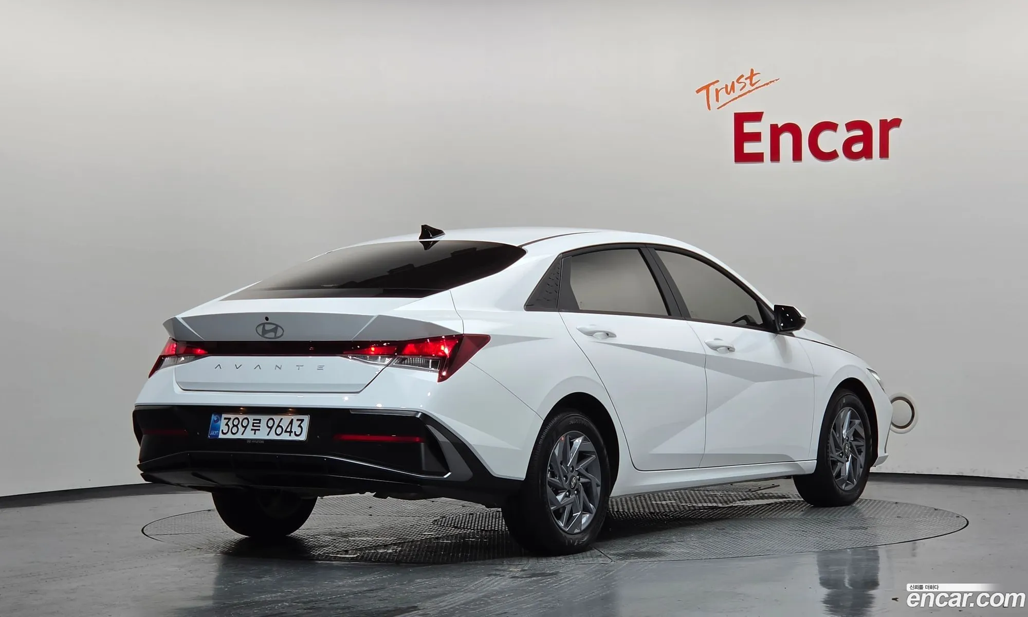 Hyundai Elantra 2025 — 30