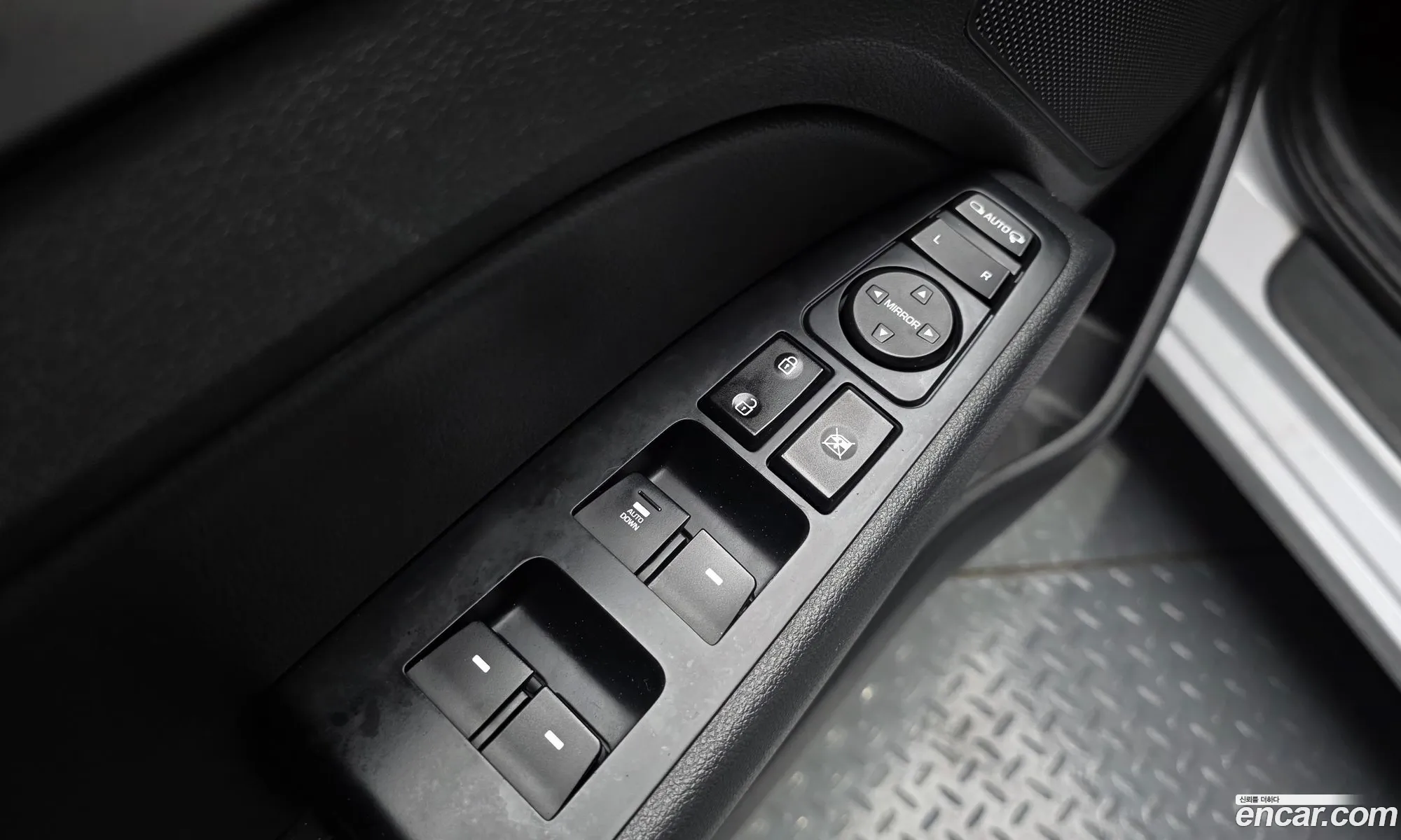 Hyundai Elantra AD 2017 KMHD641DBJU438657 — 3
