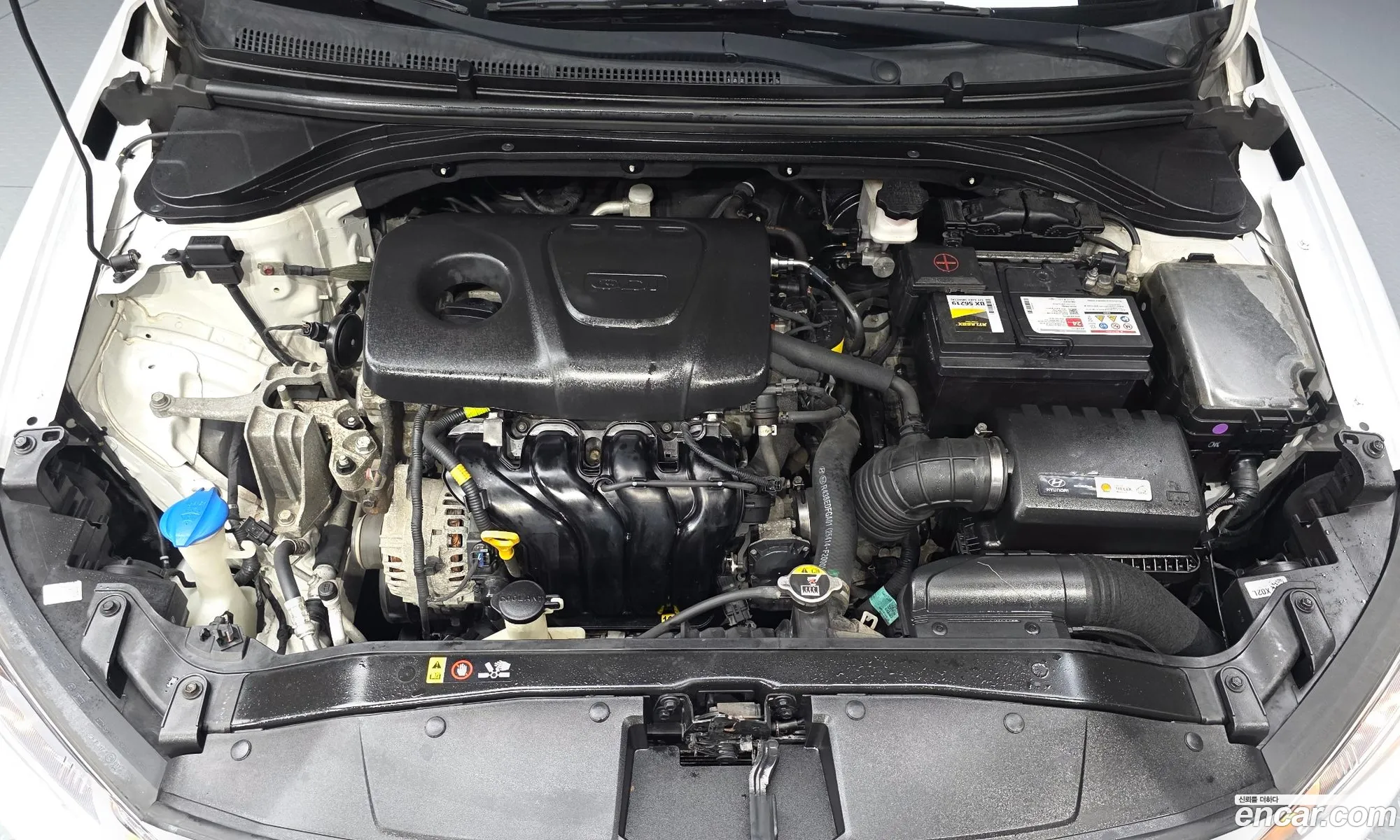 Hyundai Elantra AD 2017 KMHD641DBJU438657 — 19