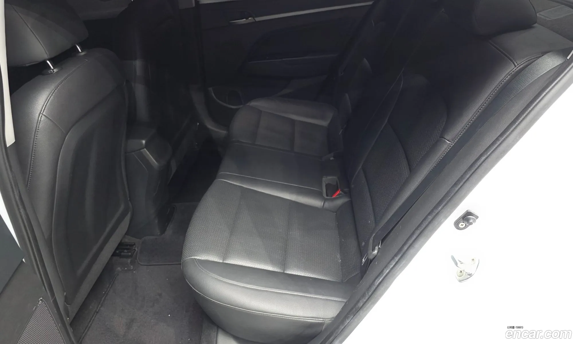 Hyundai Elantra AD 2017 KMHD641DBJU438657 — 16