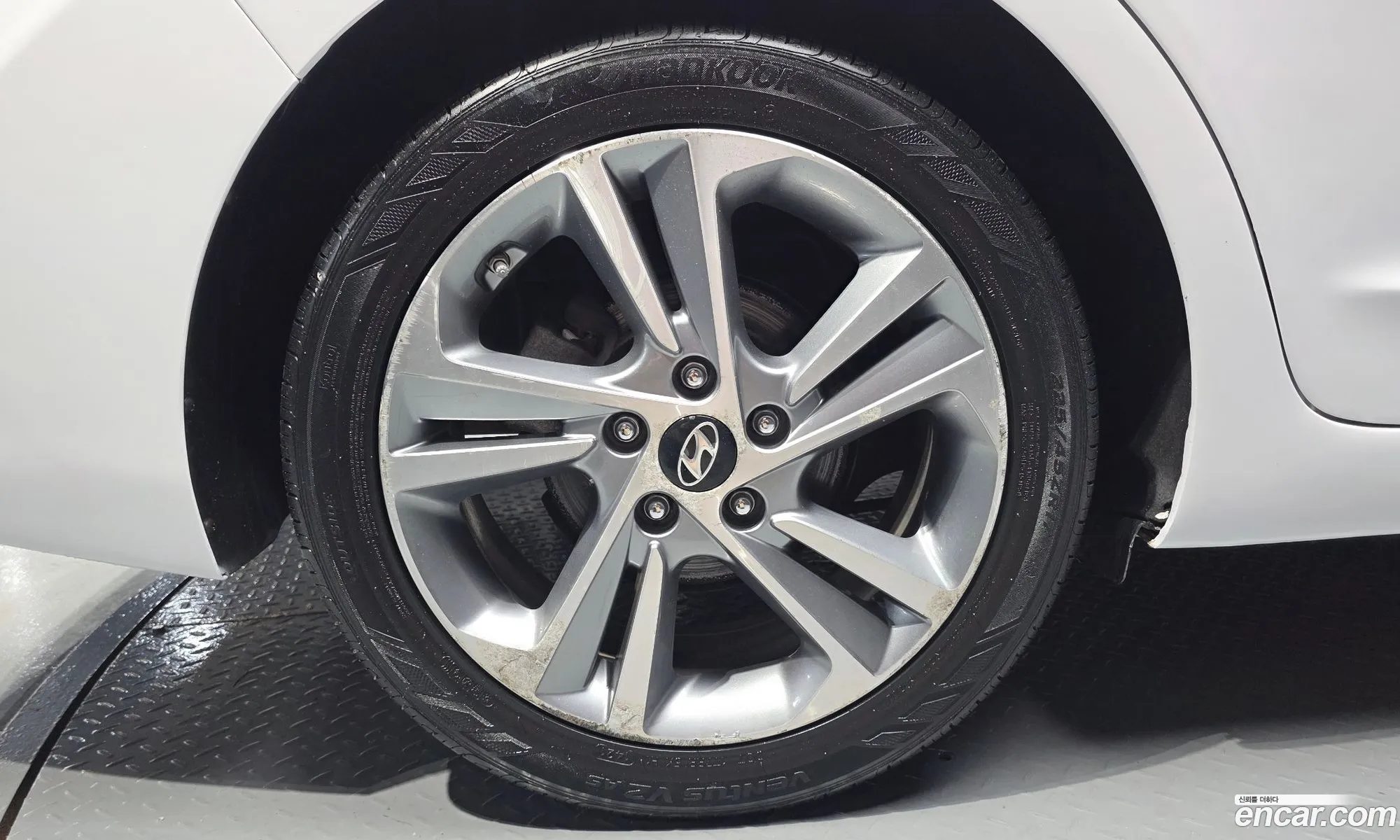 Hyundai Elantra AD 2017 KMHD641DBJU438657 — 12
