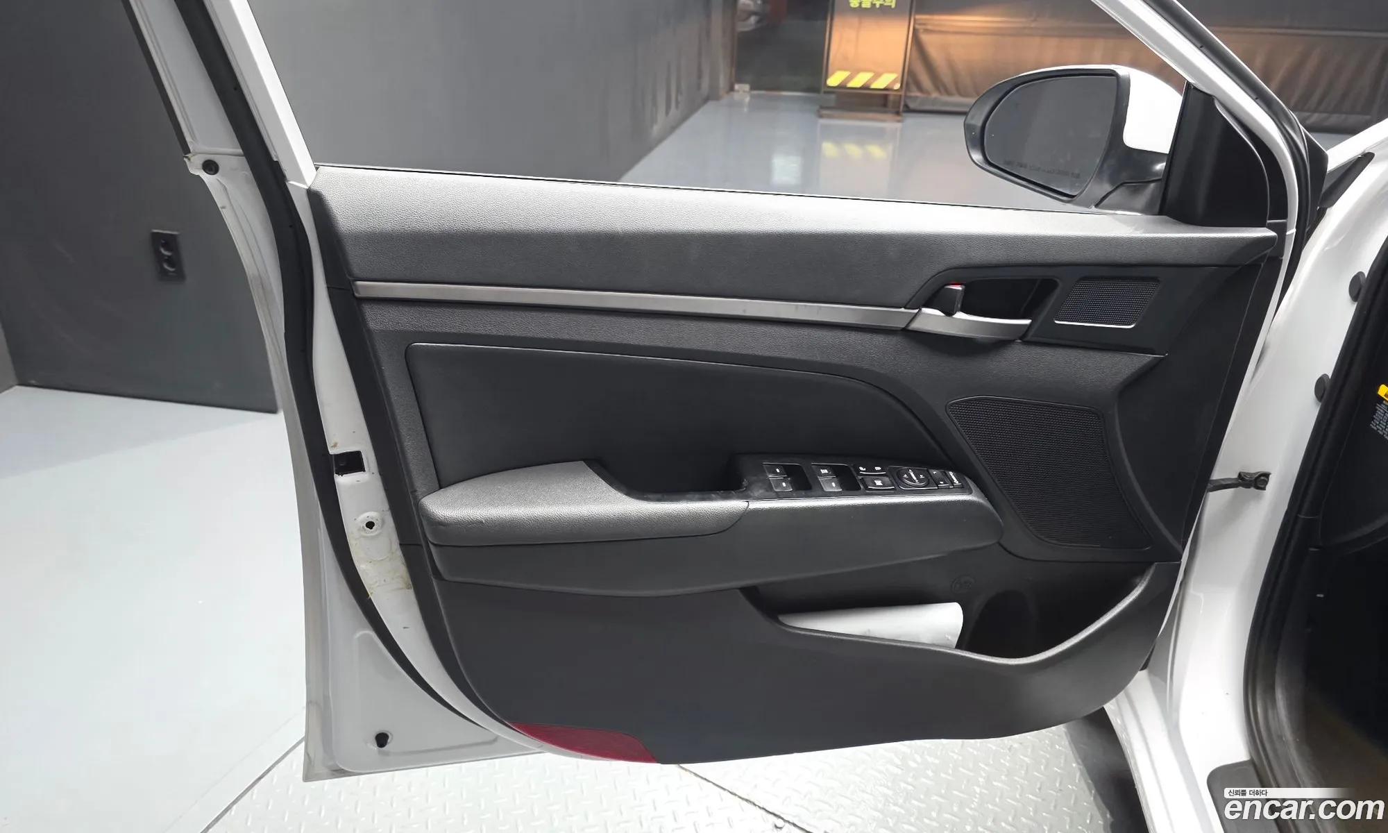 Hyundai Elantra AD 2017 KMHD641DBJU438657 — 29