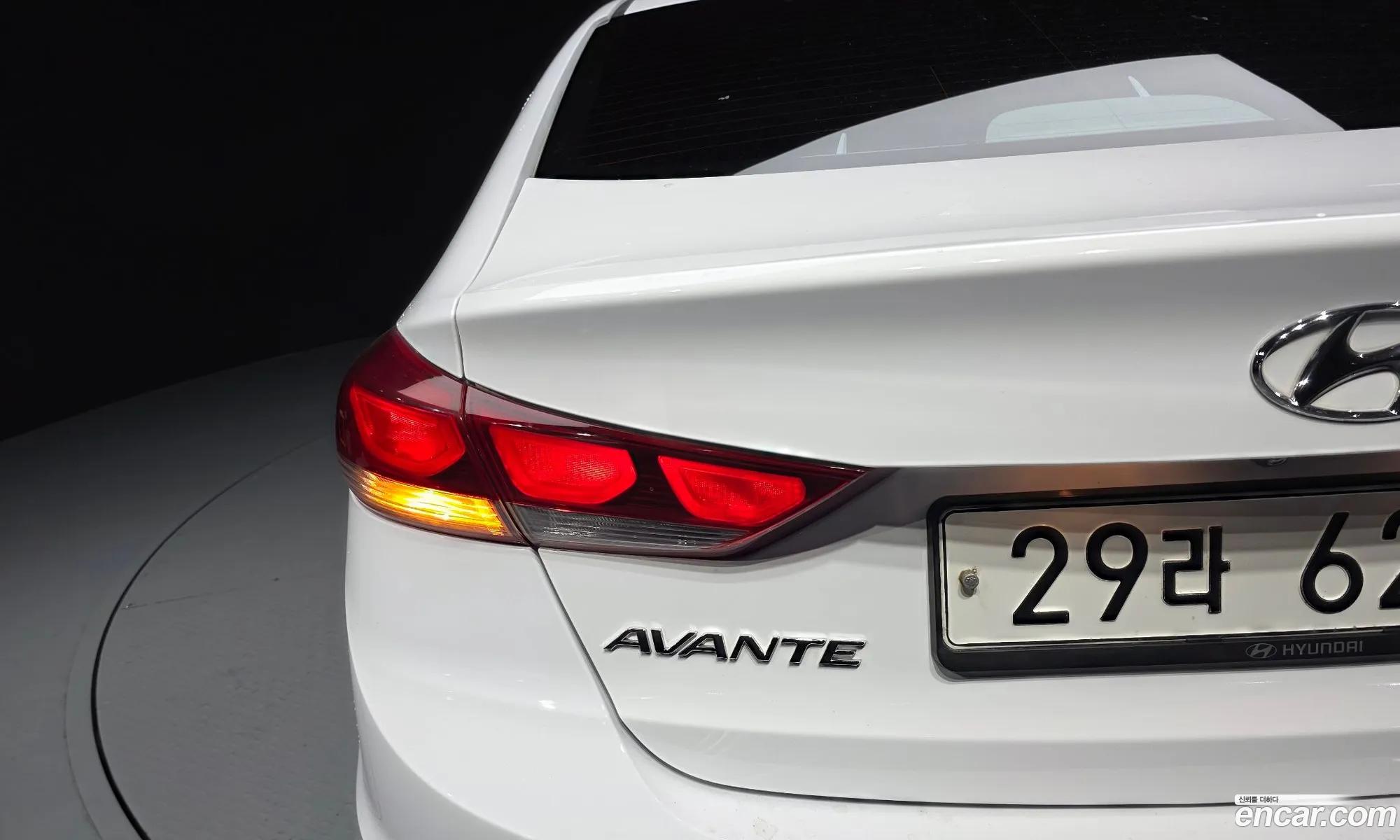 Hyundai Elantra AD 2017 KMHD641DBJU438657 — 24