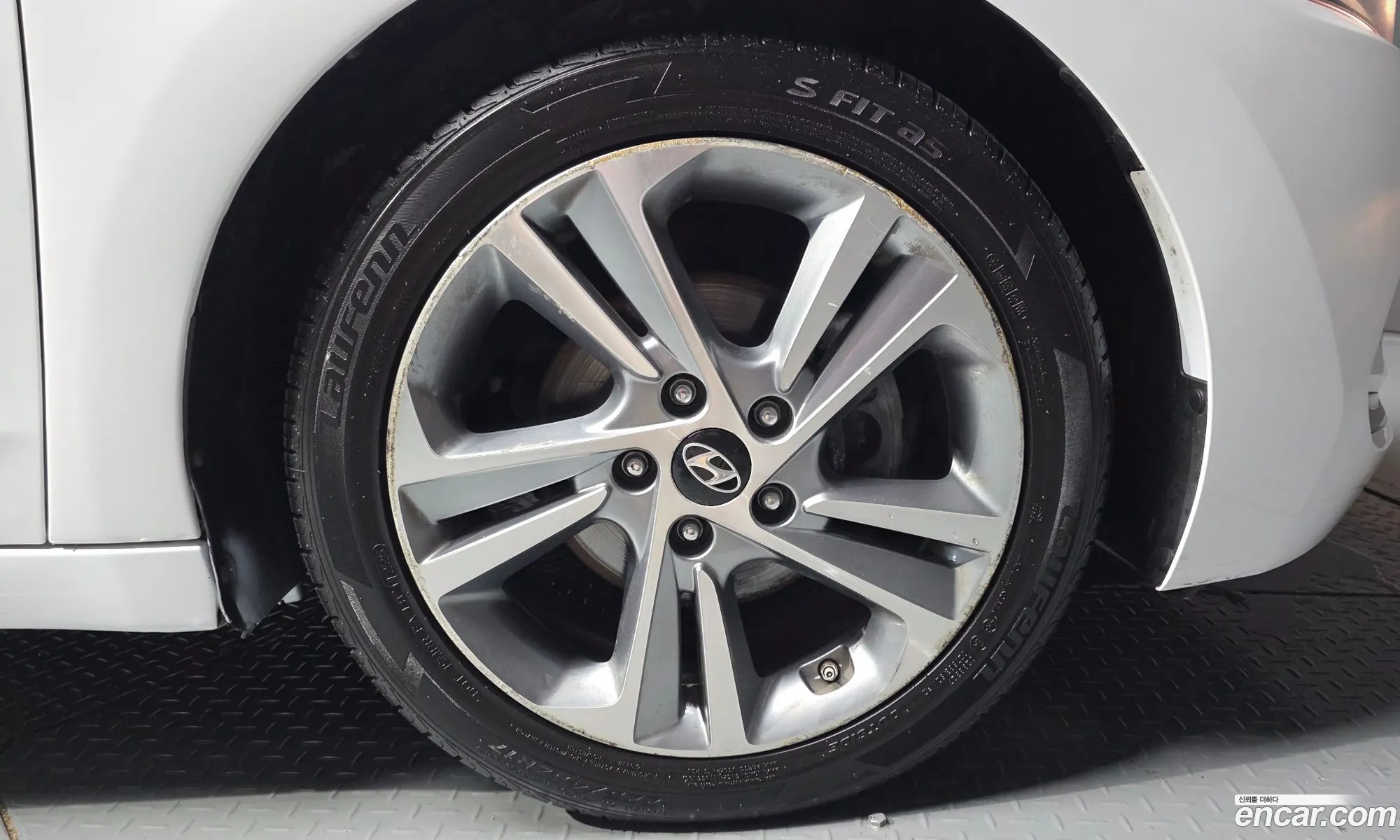 Hyundai Elantra AD 2017 KMHD641DBJU438657 — 8