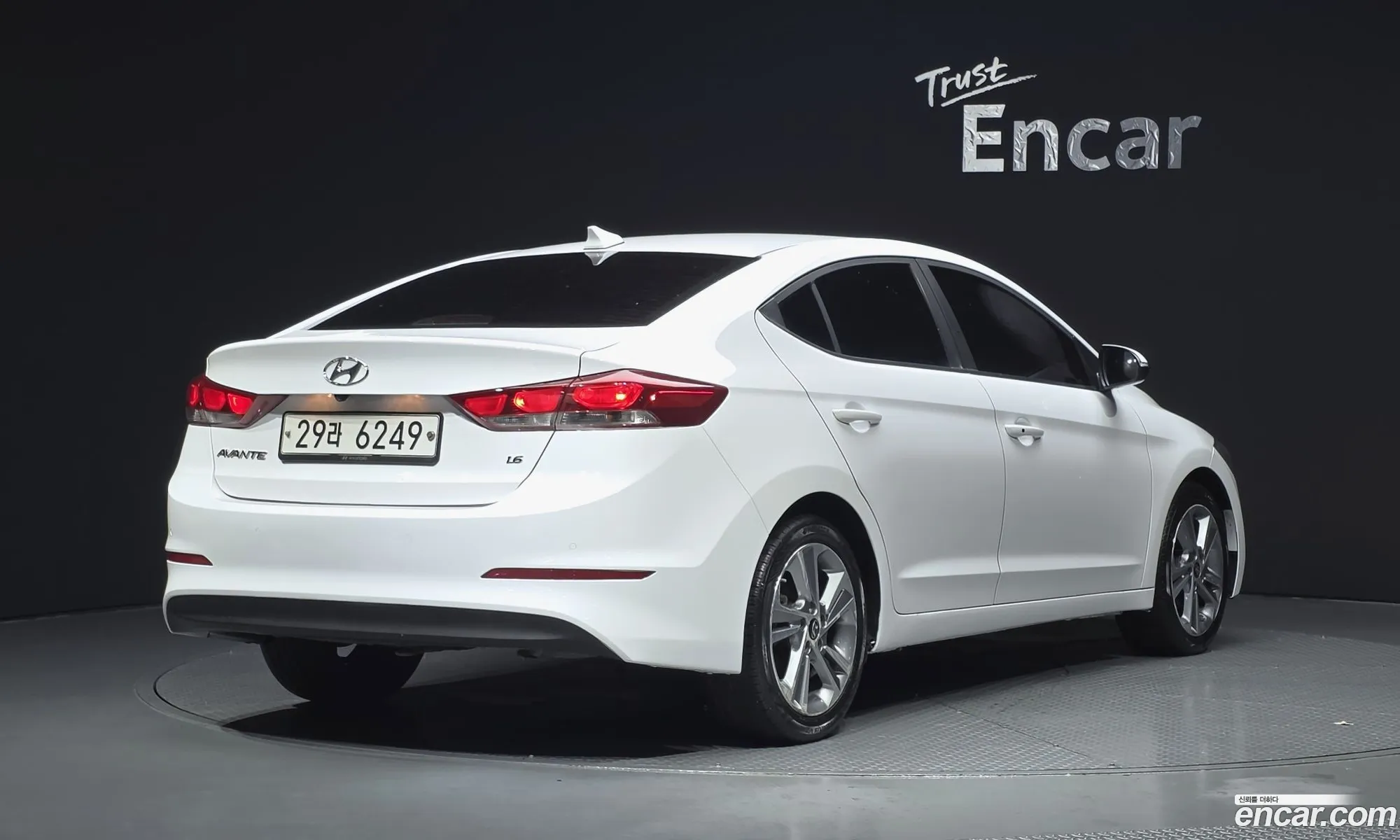 Hyundai Elantra AD 2017 KMHD641DBJU438657 — 14