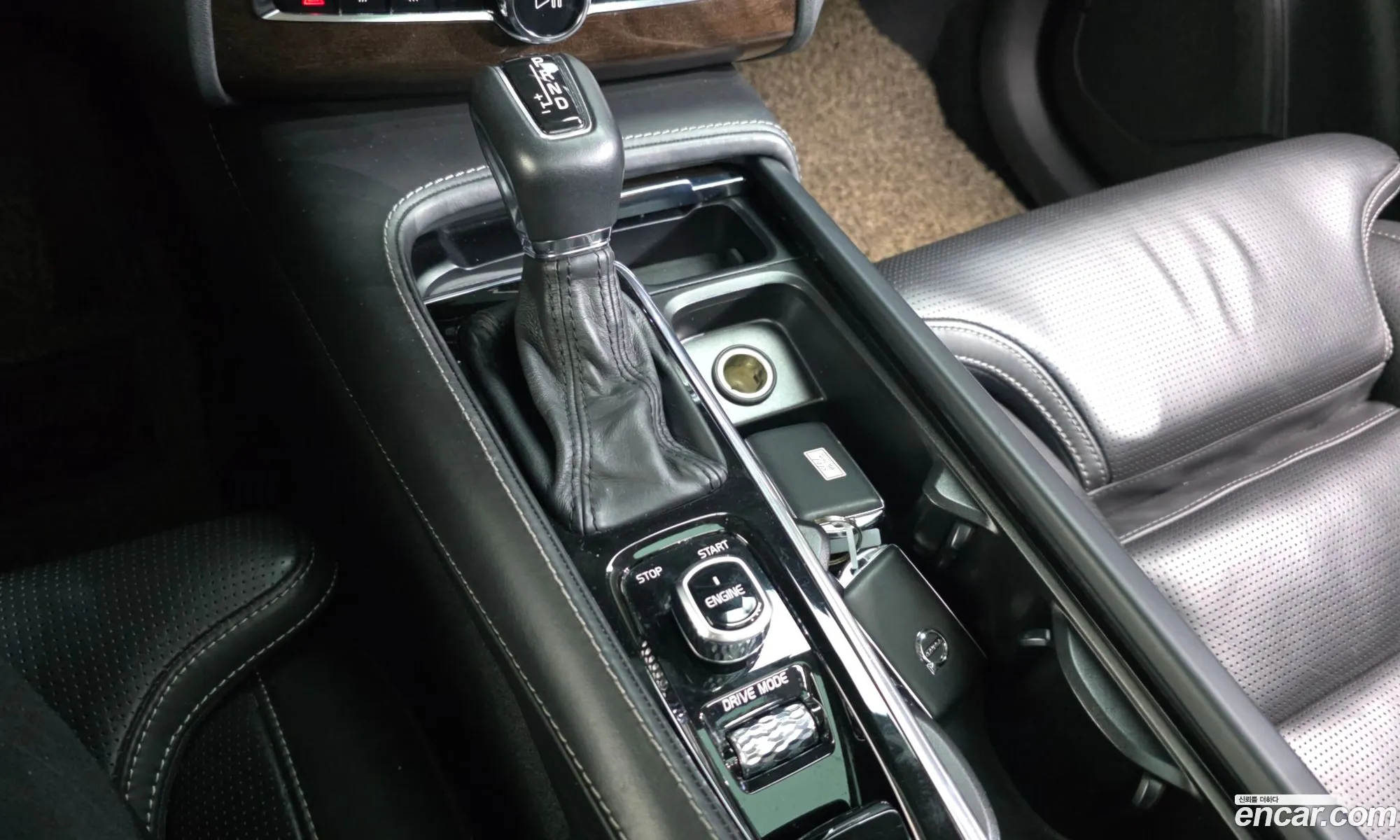 Volvo XC90 2016 YV1LF68BCH1124537 — 29