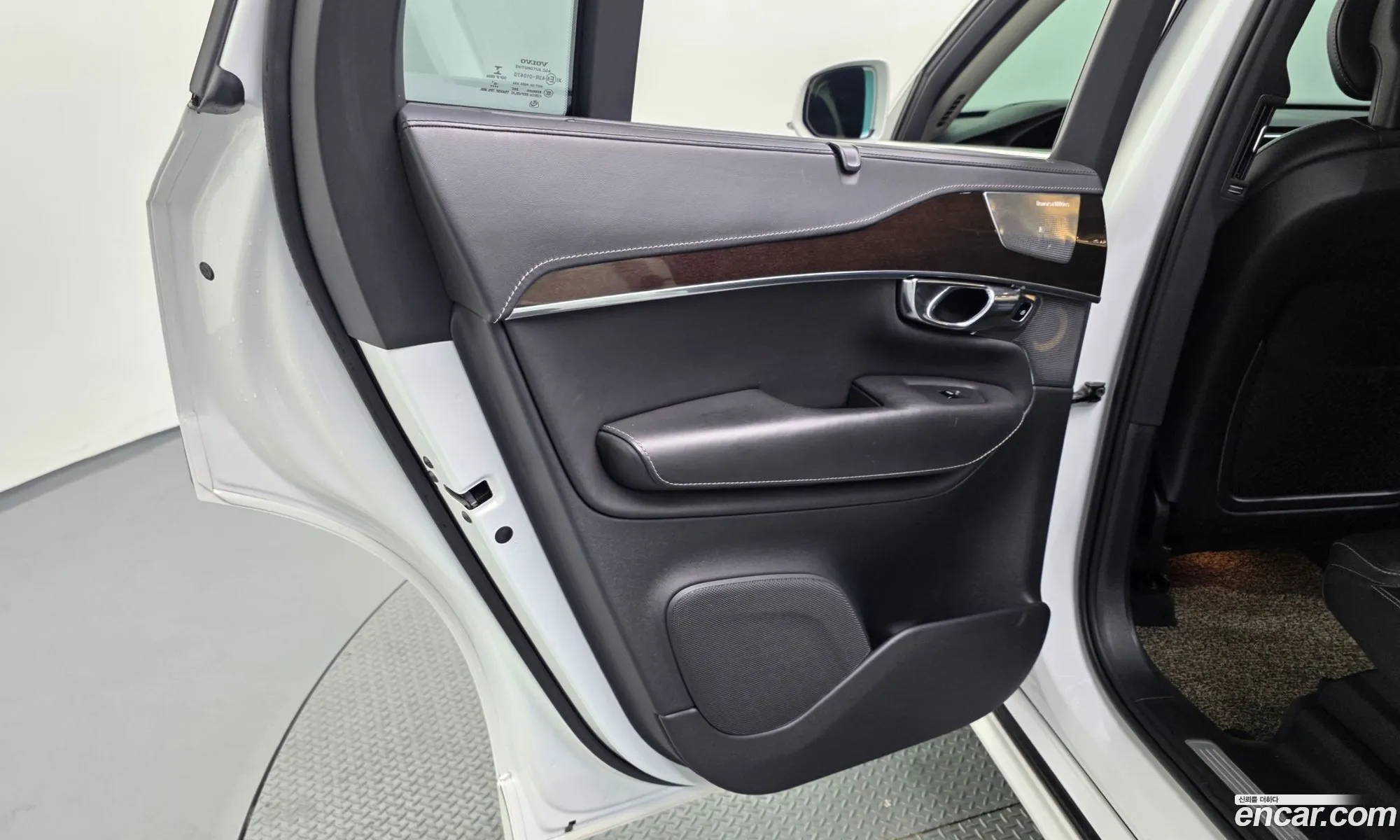 Volvo XC90 2016 YV1LF68BCH1124537 — 5