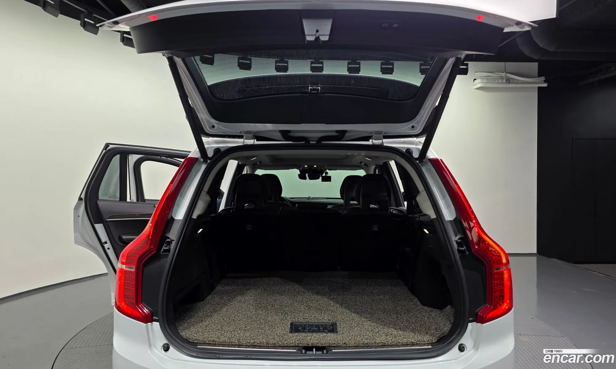 Volvo XC90 2016 YV1LF68BCH1124537 — 2