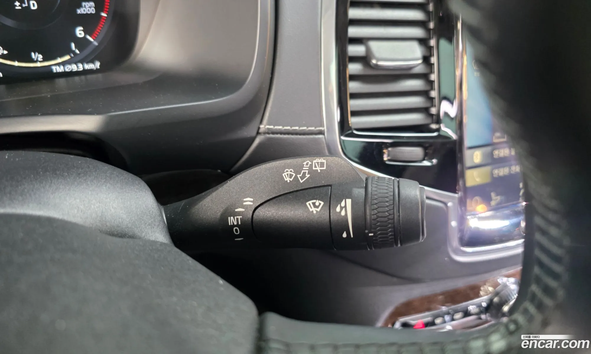 Volvo XC90 2016 YV1LF68BCH1124537 — 14