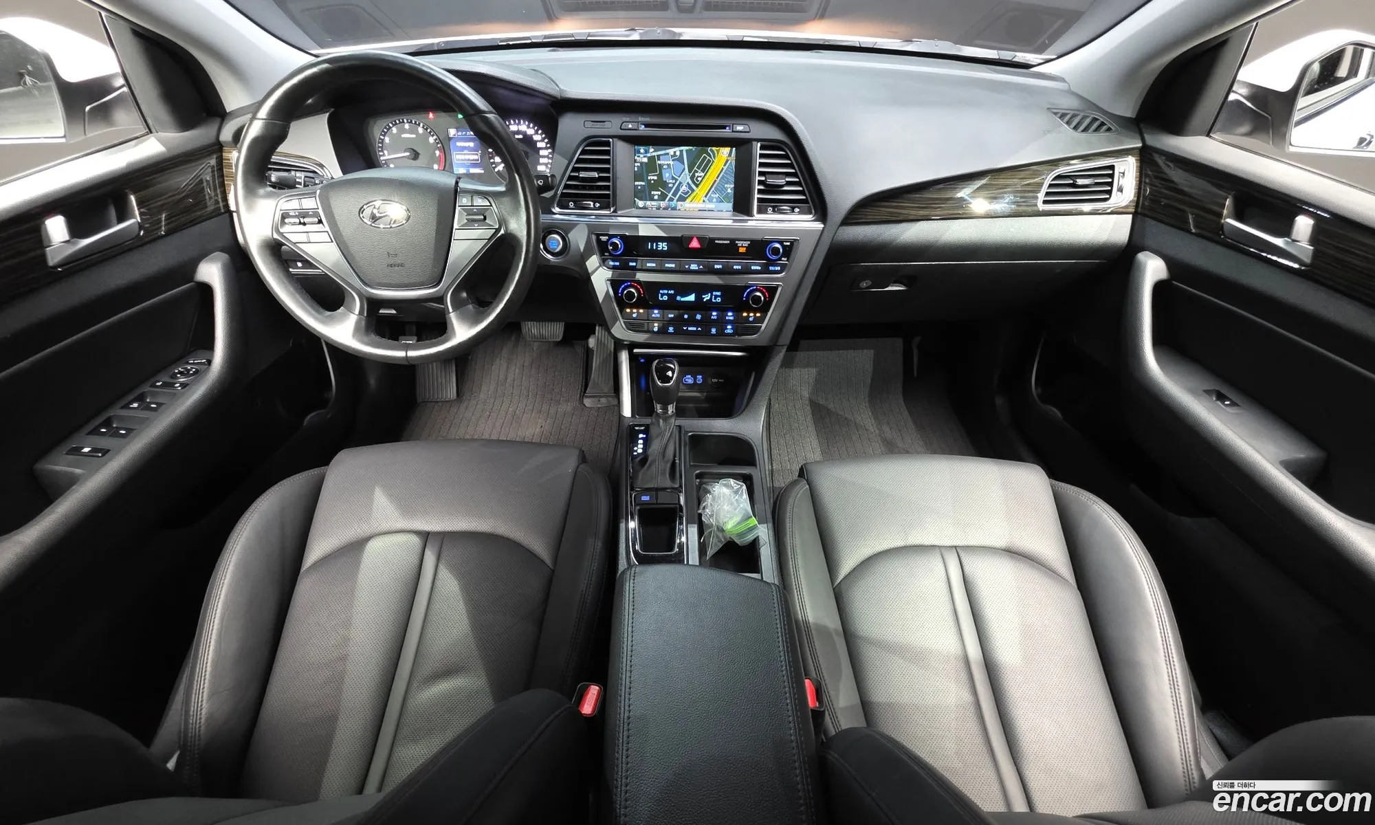 Hyundai LF Sonata 2016 — 19