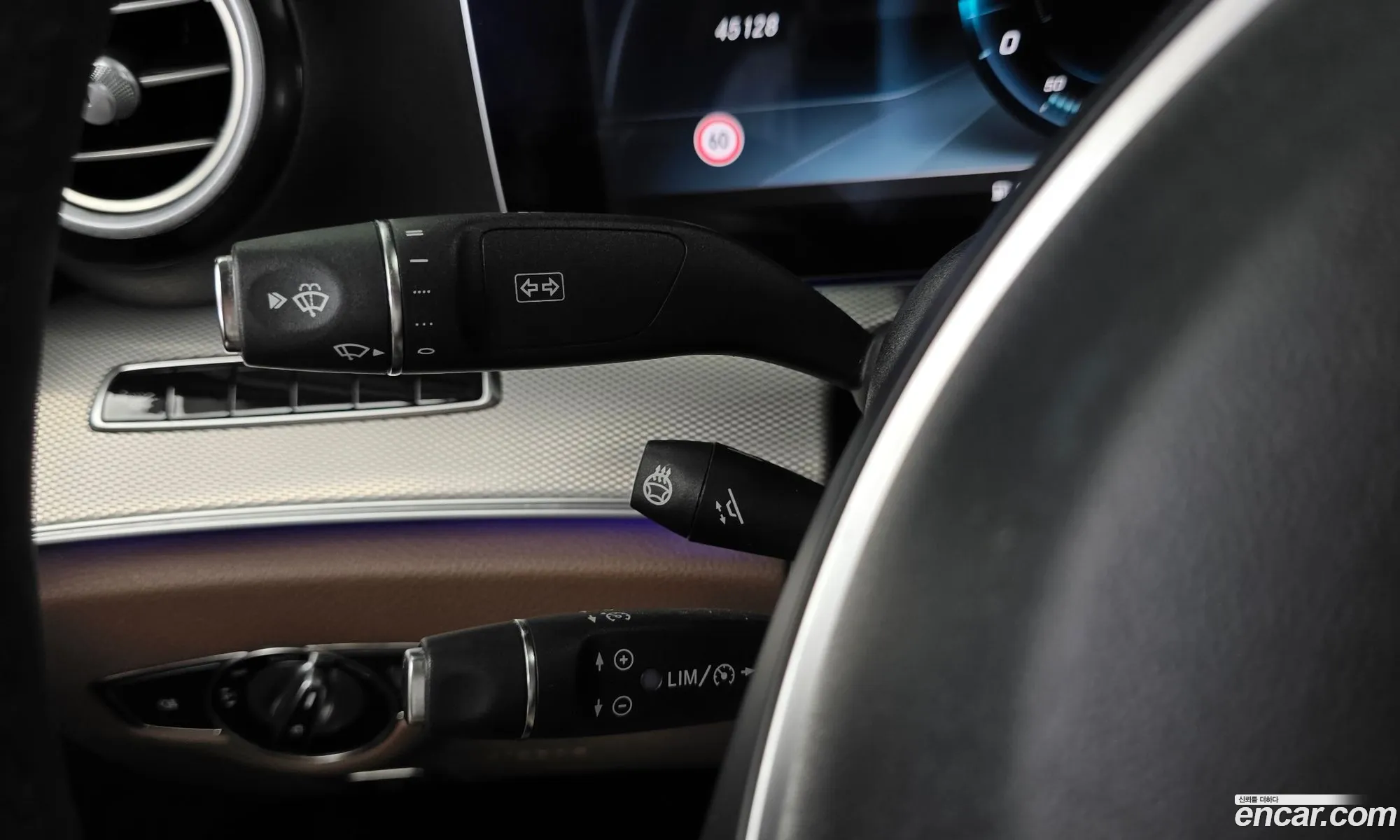Mercedes-Benz E-Class W213 2017 — 26