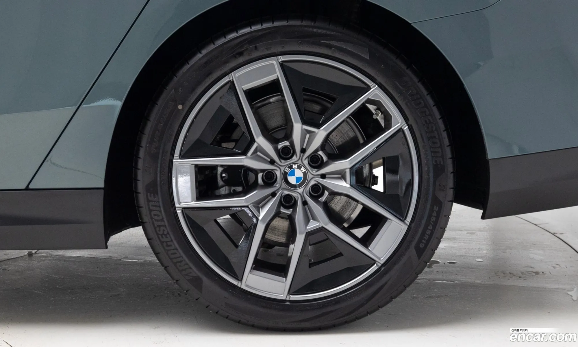 BMW 5 Series 2025 — 3
