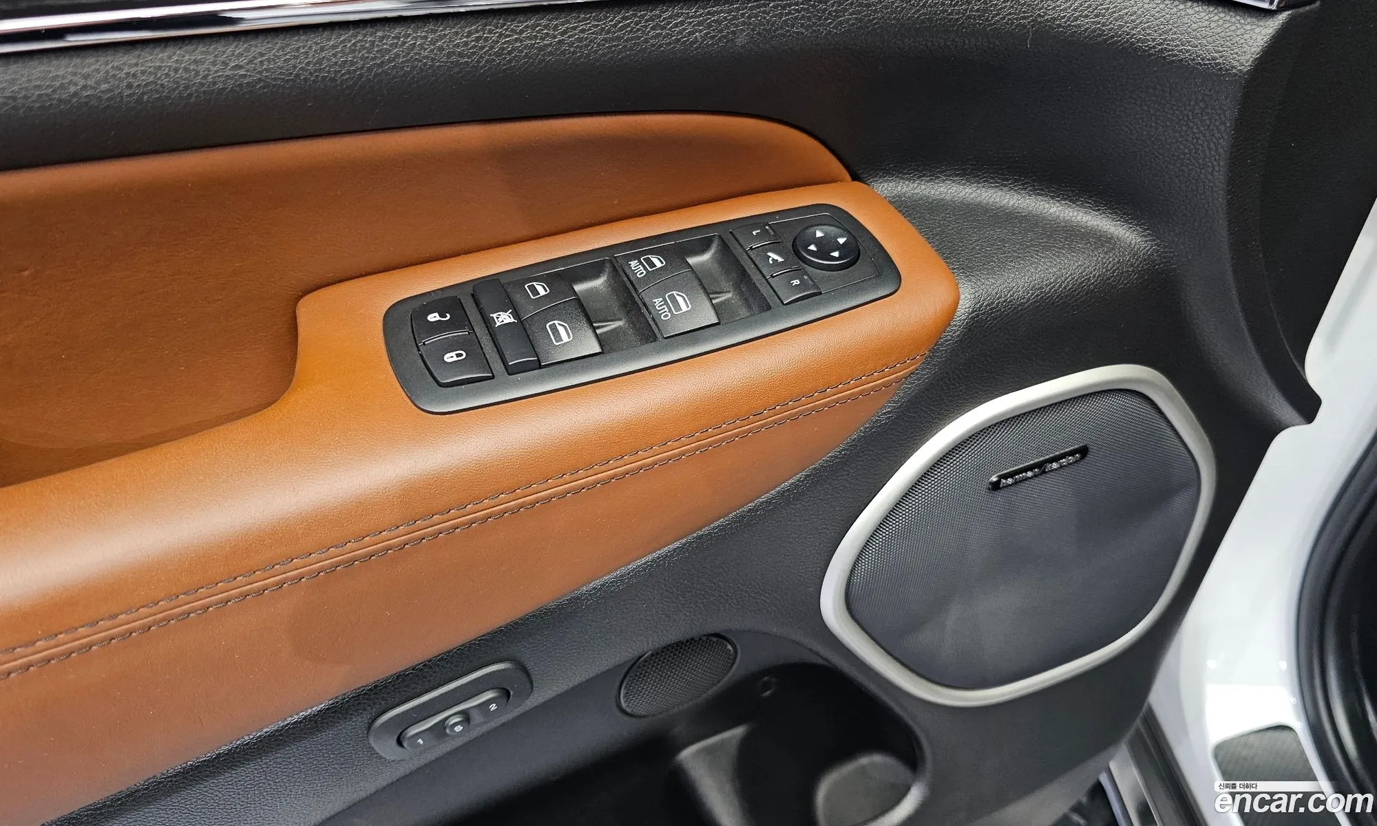Jeep Grand Cherokee 2020 — 33