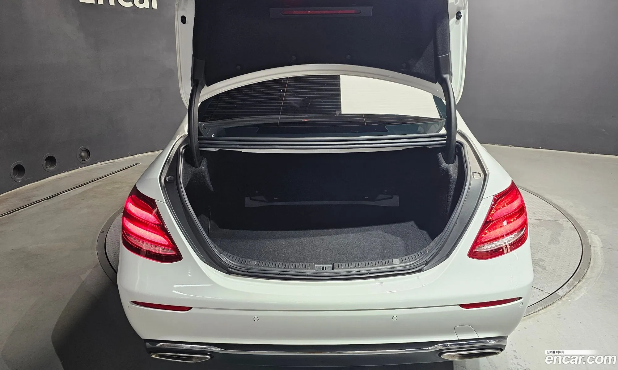 Mercedes-Benz E-Class W213 2018 — 25