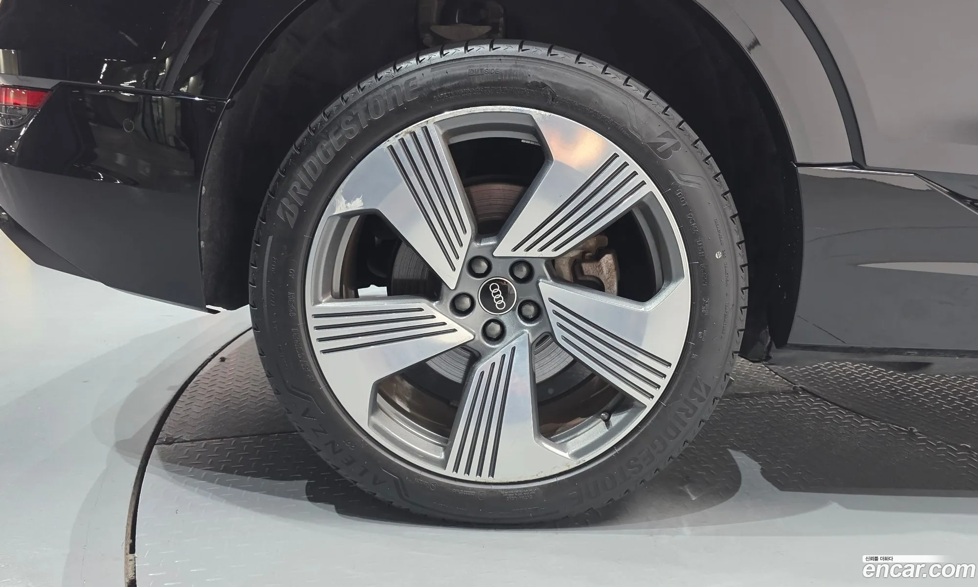 Audi e-tron 2023 WAUZZZGE2PB017994 — 30