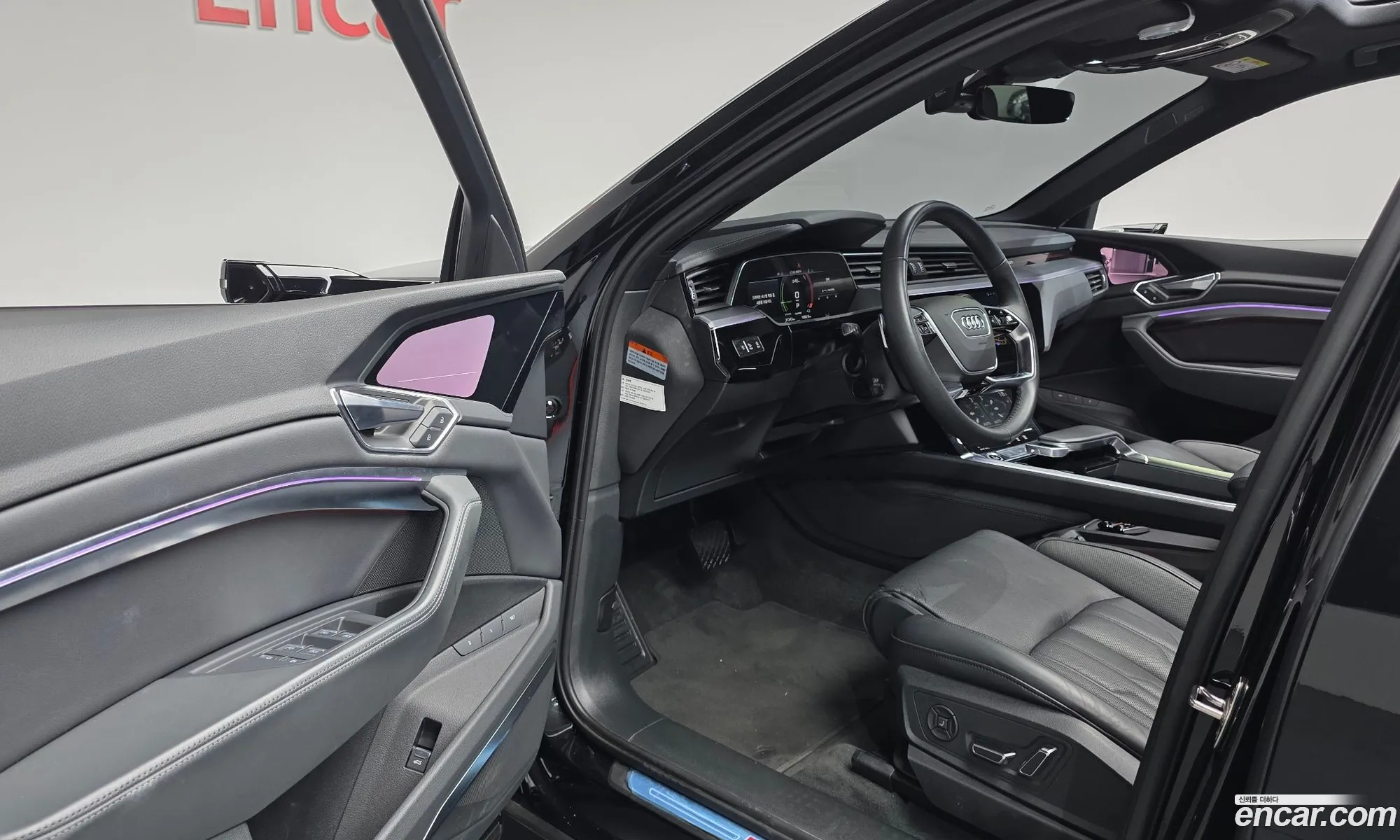 Audi e-tron 2023 WAUZZZGE2PB017994 — 4