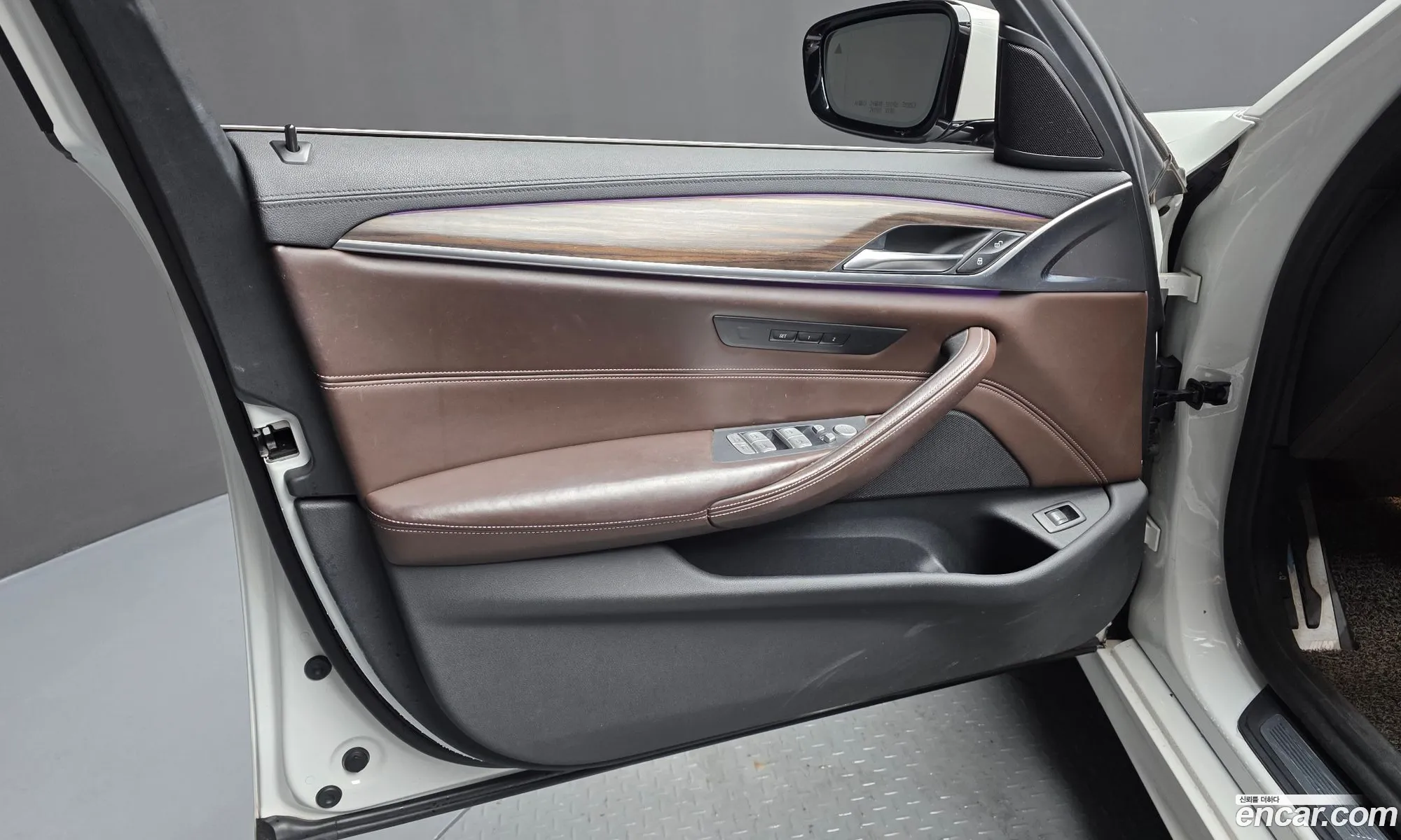 BMW 5 Series 2019 WBAJD3103KWW39401 — 20
