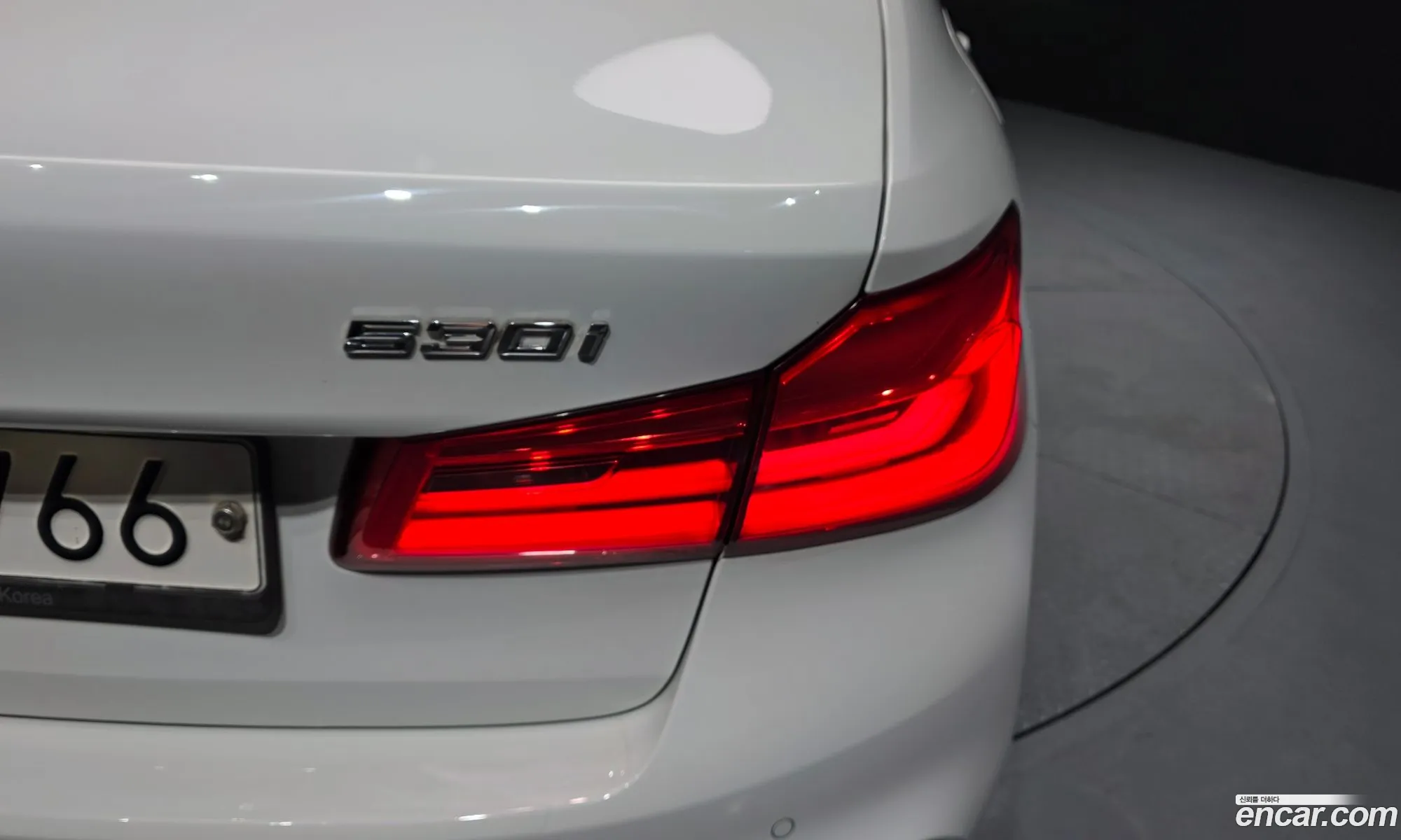 BMW 5 Series 2019 WBAJD3103KWW39401 — 17