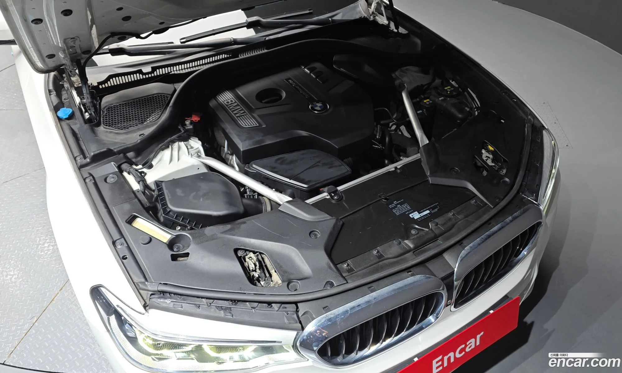 BMW 5 Series 2019 WBAJD3103KWW39401 — 9