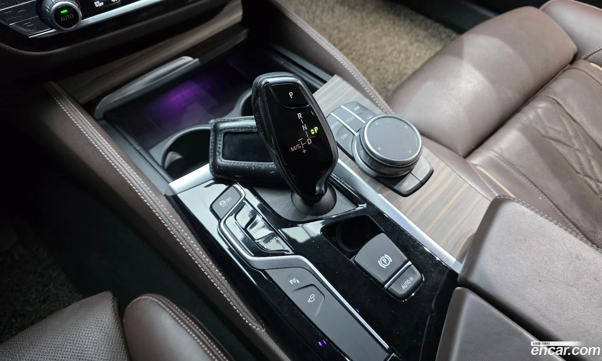 BMW 5 Series 2019 WBAJD3103KWW39401 — 32