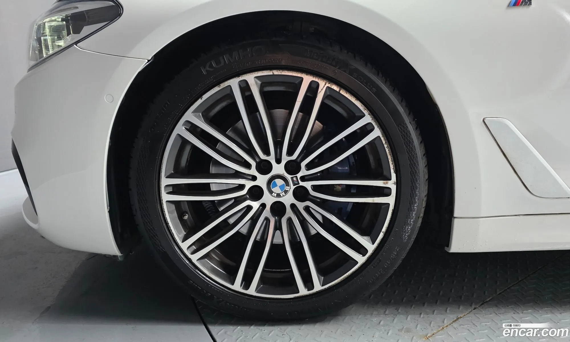 BMW 5 Series 2019 WBAJD3103KWW39401 — 25