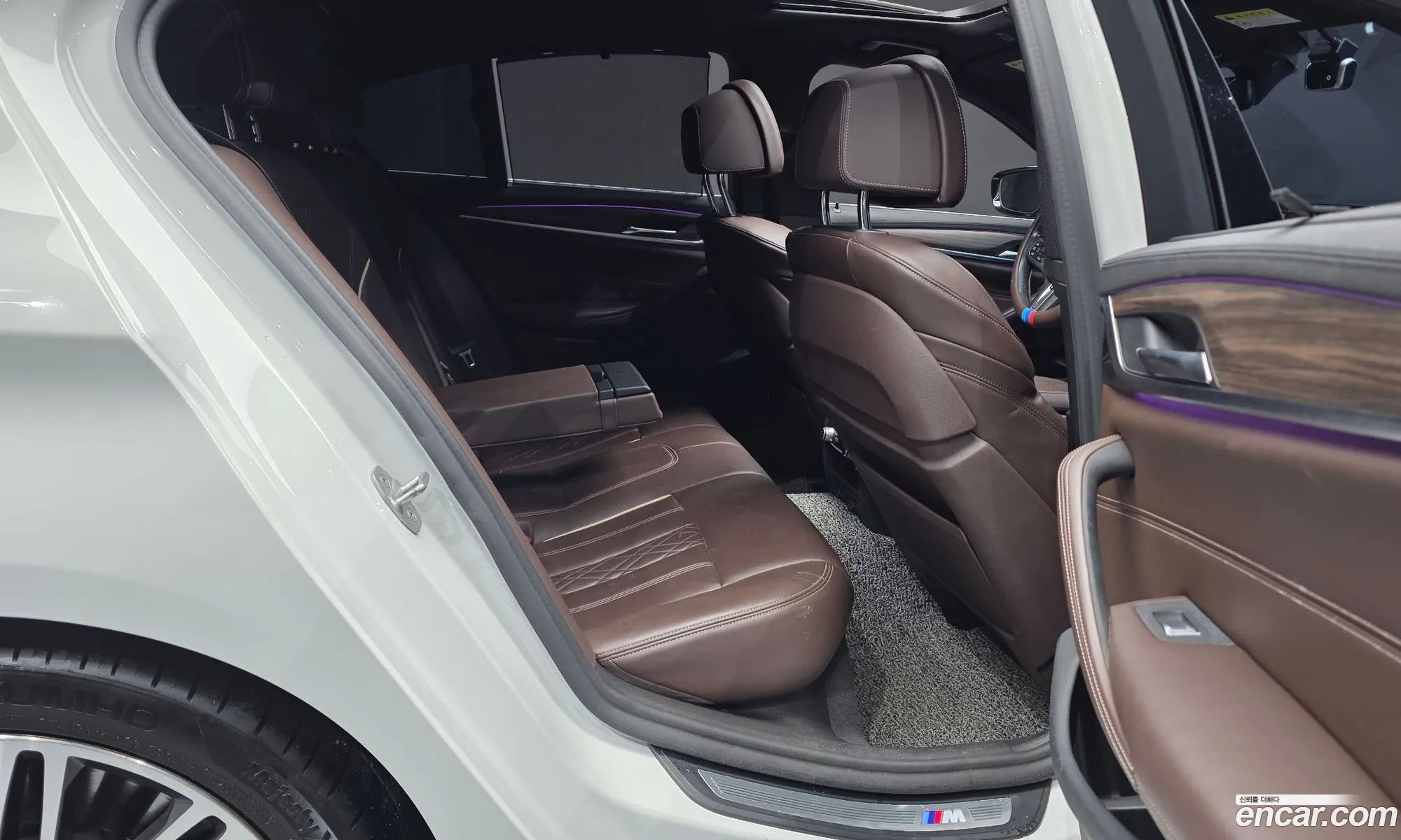 BMW 5 Series 2019 WBAJD3103KWW39401 — 14
