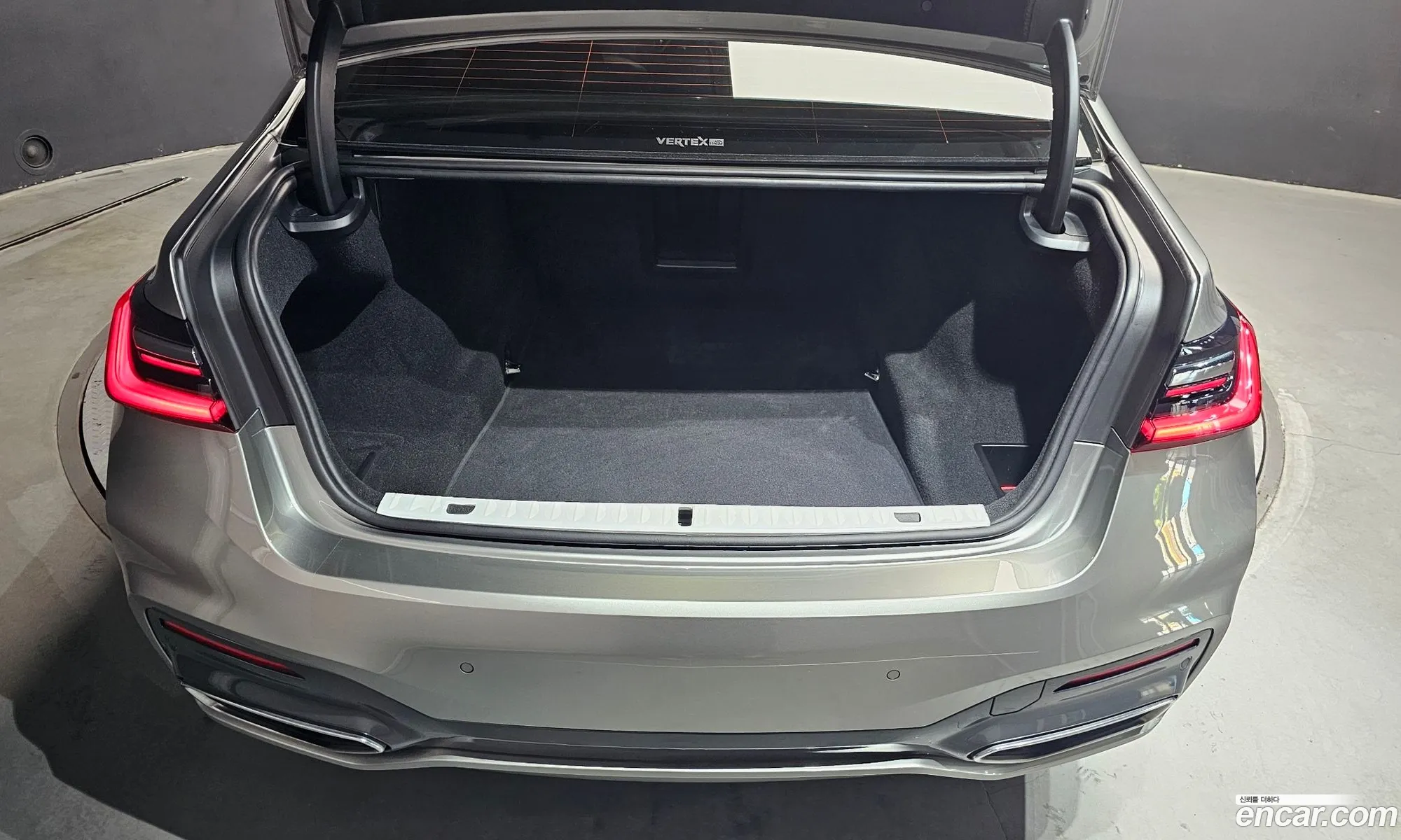 BMW 7 Series 2020 WBA7B8101MCF07984 — 28