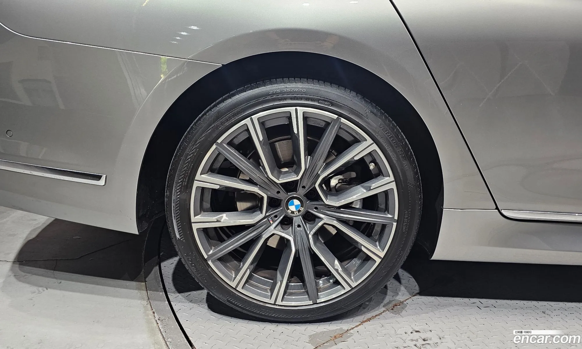 BMW 7 Series 2020 WBA7B8101MCF07984 — 29