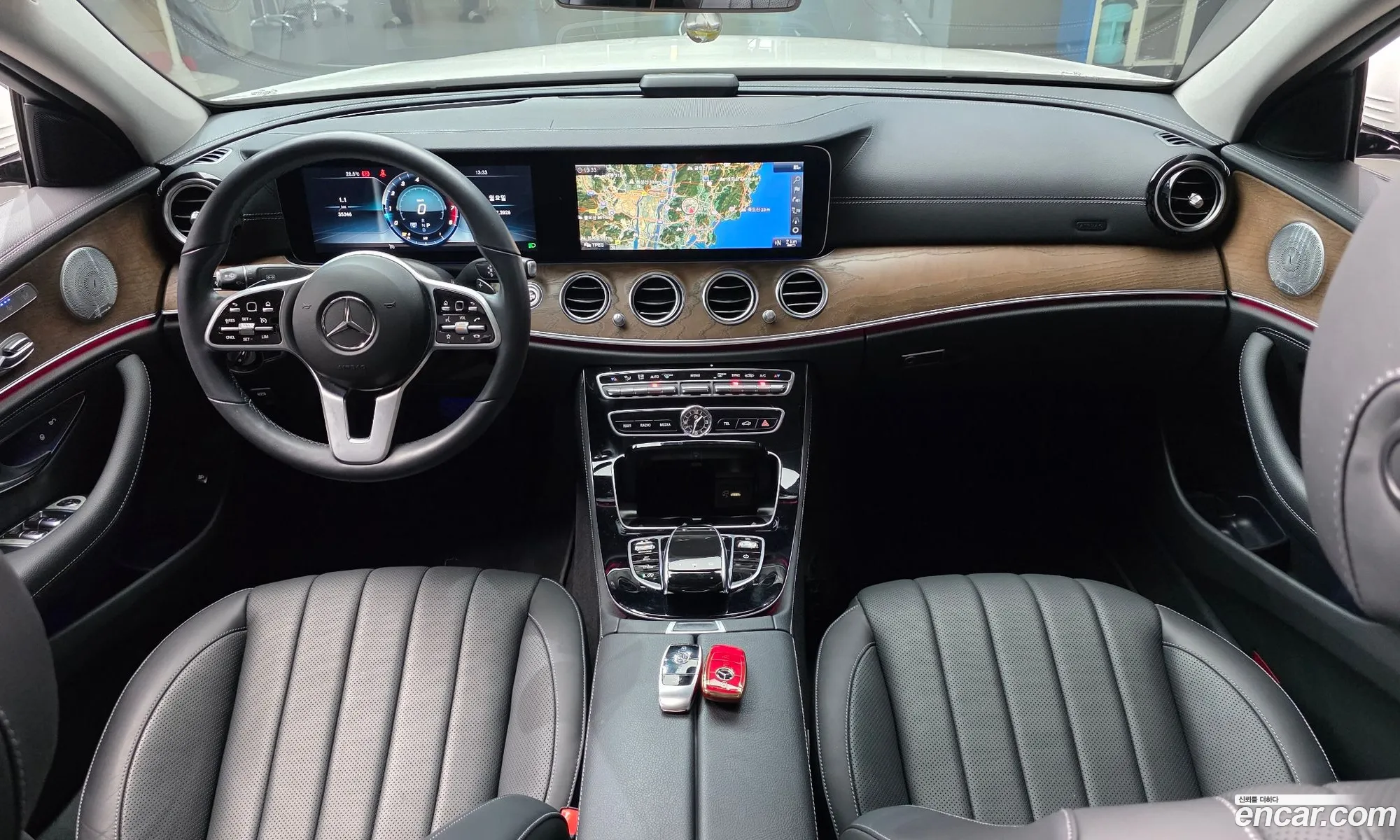Mercedes-Benz E-Class W213 2019 WDDZF4KB8KA657966 — 19