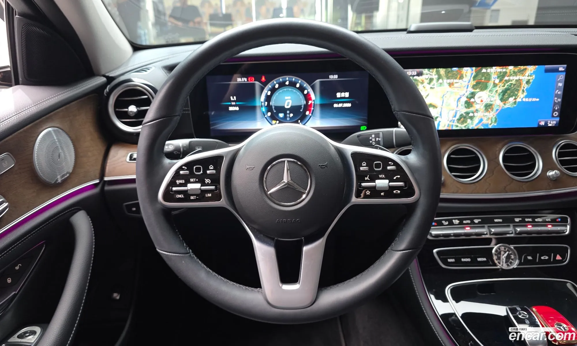 Mercedes-Benz E-Class W213 2019 WDDZF4KB8KA657966 — 28