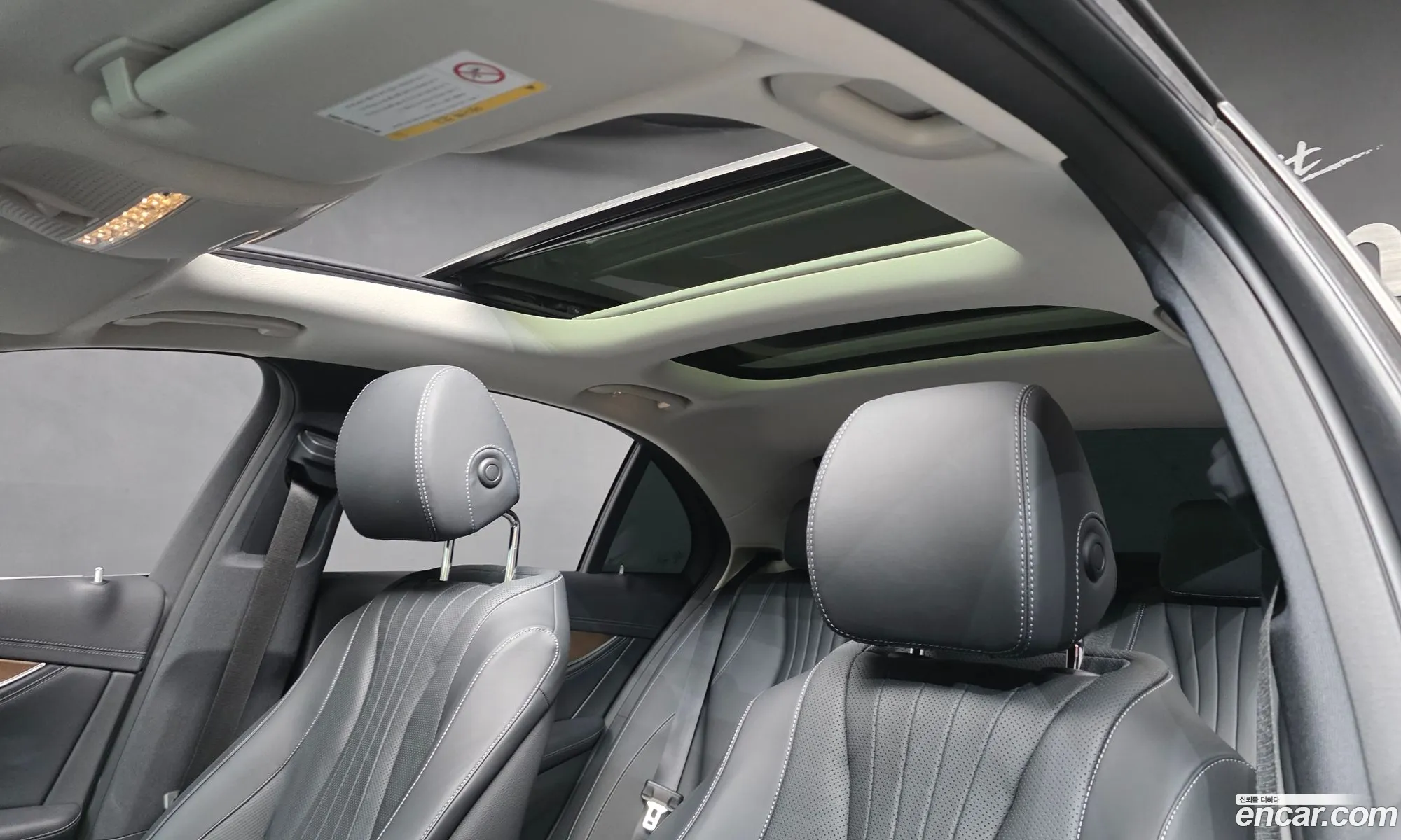 Mercedes-Benz E-Class W213 2019 WDDZF4KB8KA657966 — 10