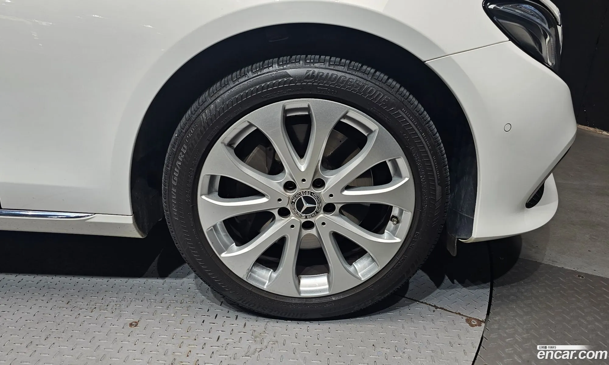 Mercedes-Benz E-Class W213 2019 WDDZF4KB8KA657966 — 29