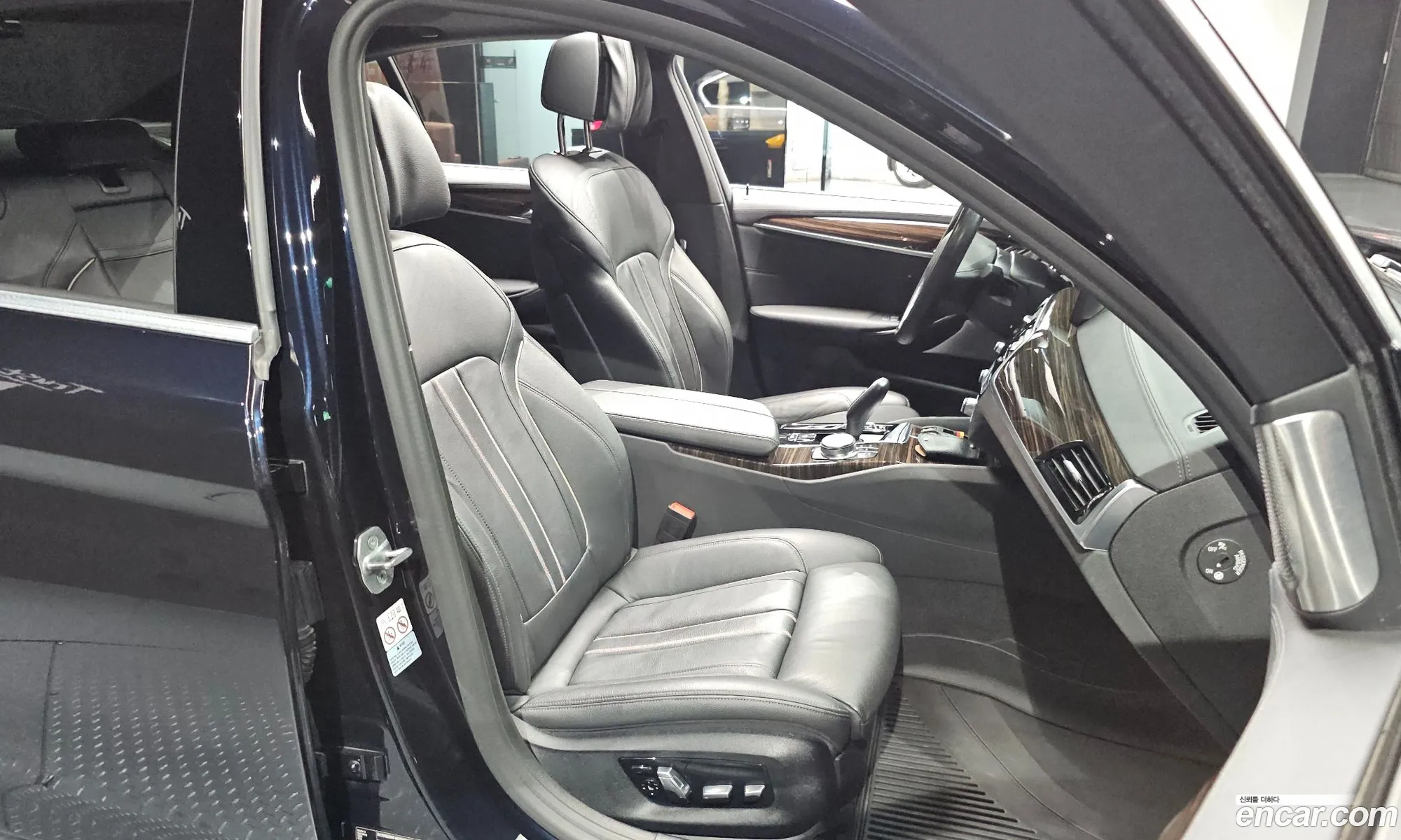 BMW 5 Series 2021 WBA11BH00MCG26590 — 19