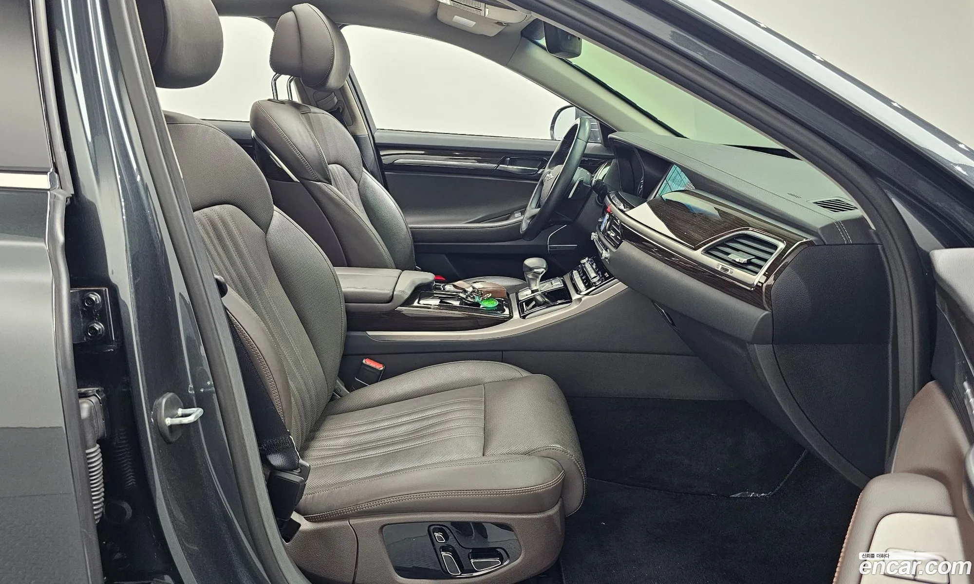 Genesis EQ900 2018 — 18