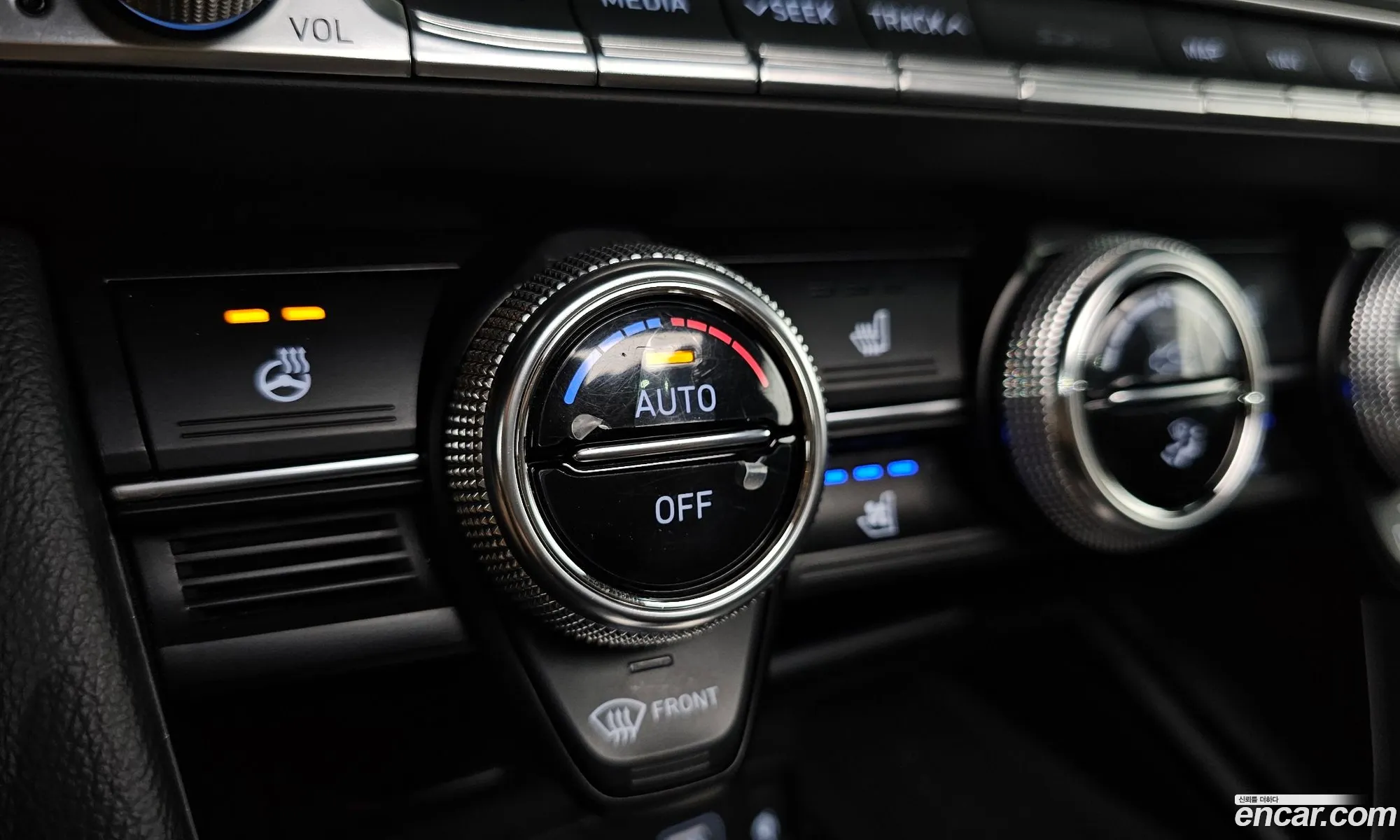 Genesis G70 2018 — 29