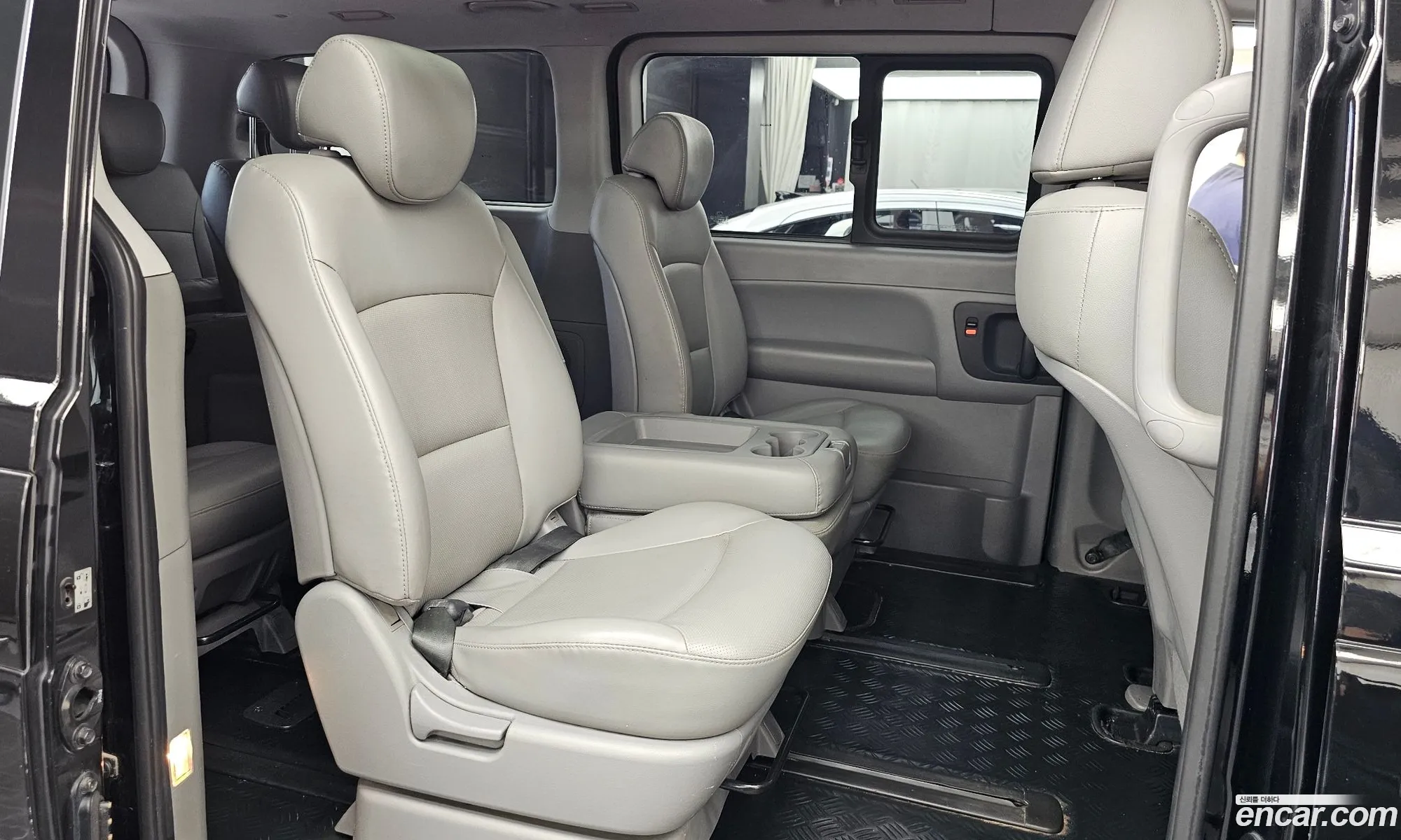 Hyundai Grand Starex 2020 — 12