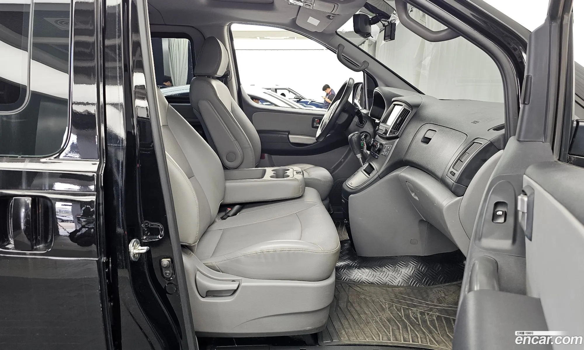 Hyundai Grand Starex 2020 — 15
