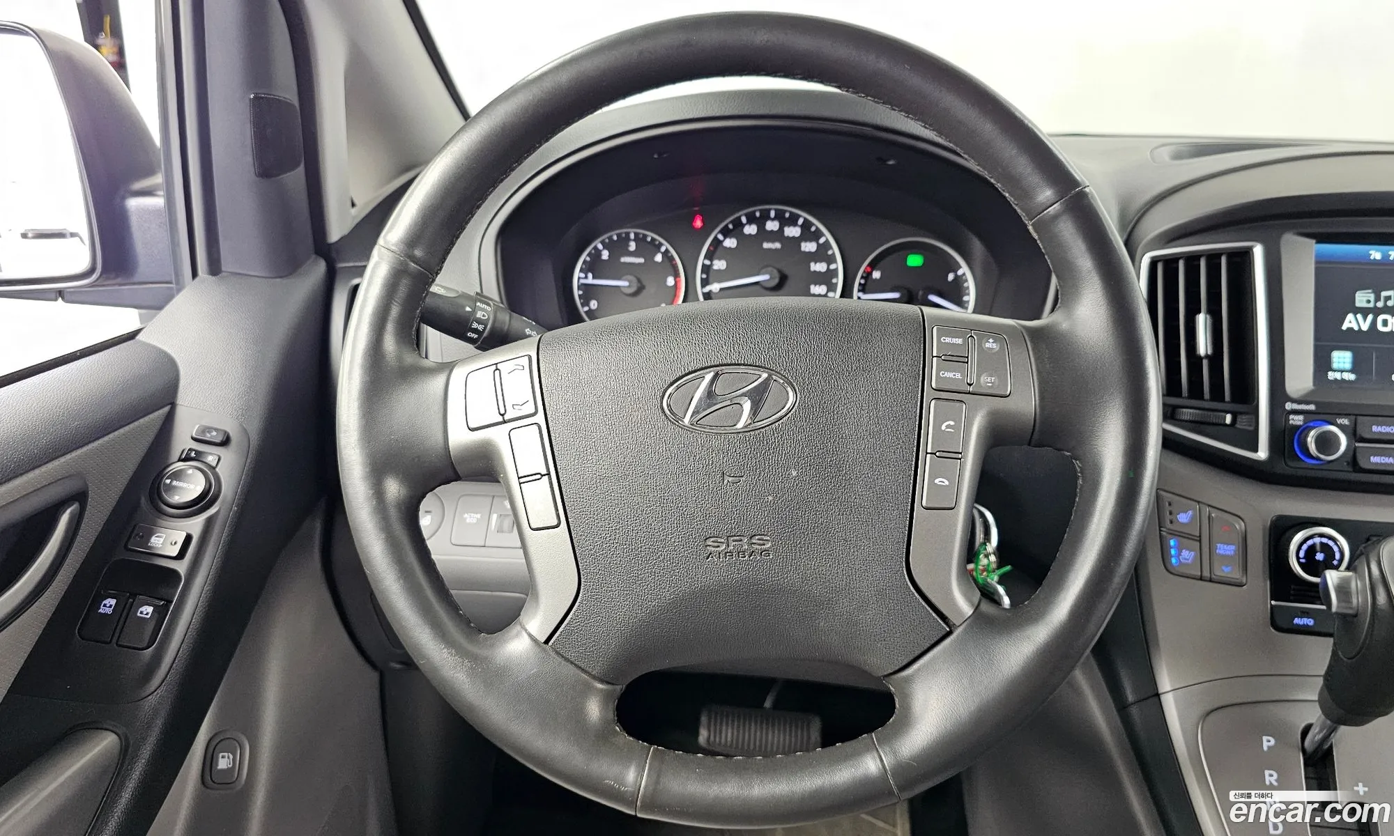 Hyundai Grand Starex 2020 — 18