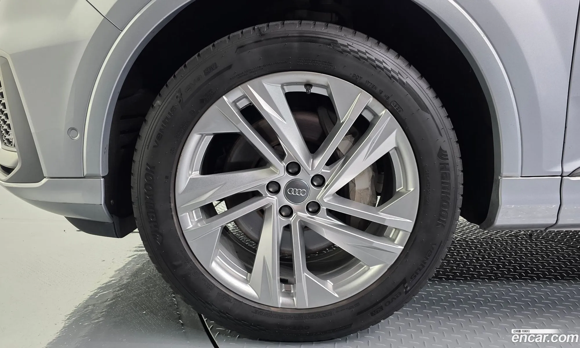 Audi Q7 2021 — 15