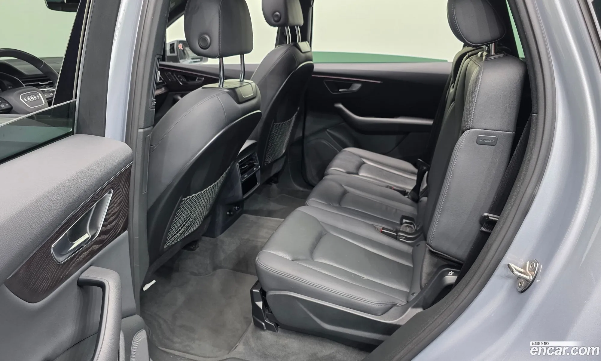 Audi Q7 2021 — 32