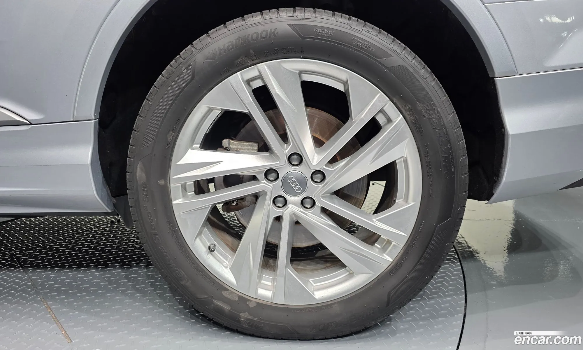 Audi Q7 2021 — 30
