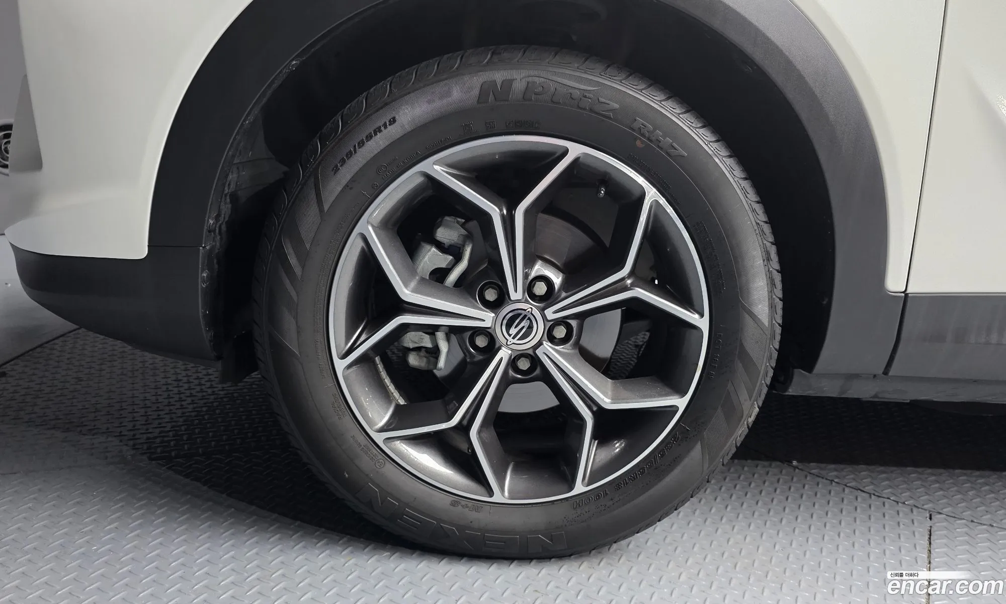 KG Mobility (SsangYong) Beautiful Korando 2019 — 9