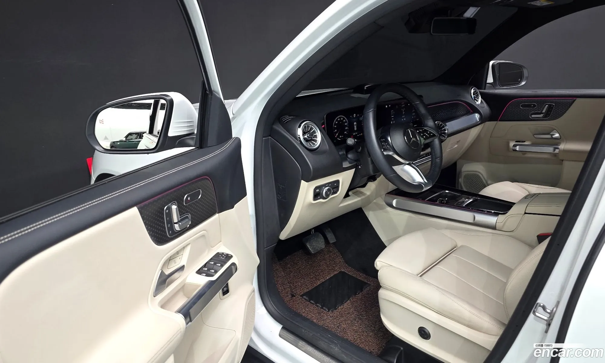 Mercedes-Benz GLB-Class X247 2024 — 21